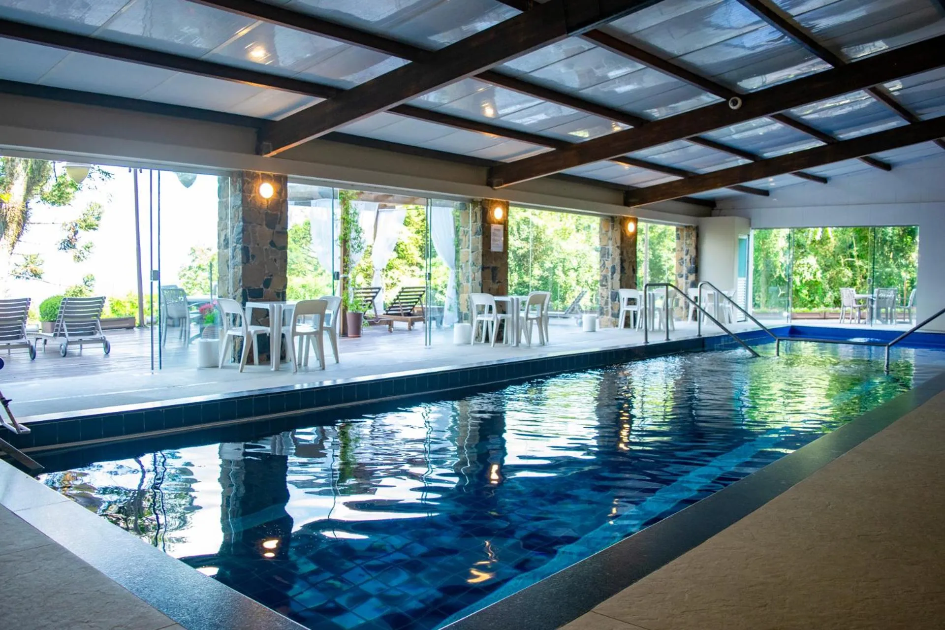 Swimming pool in Villa Bella Hotel & SPA Gramado