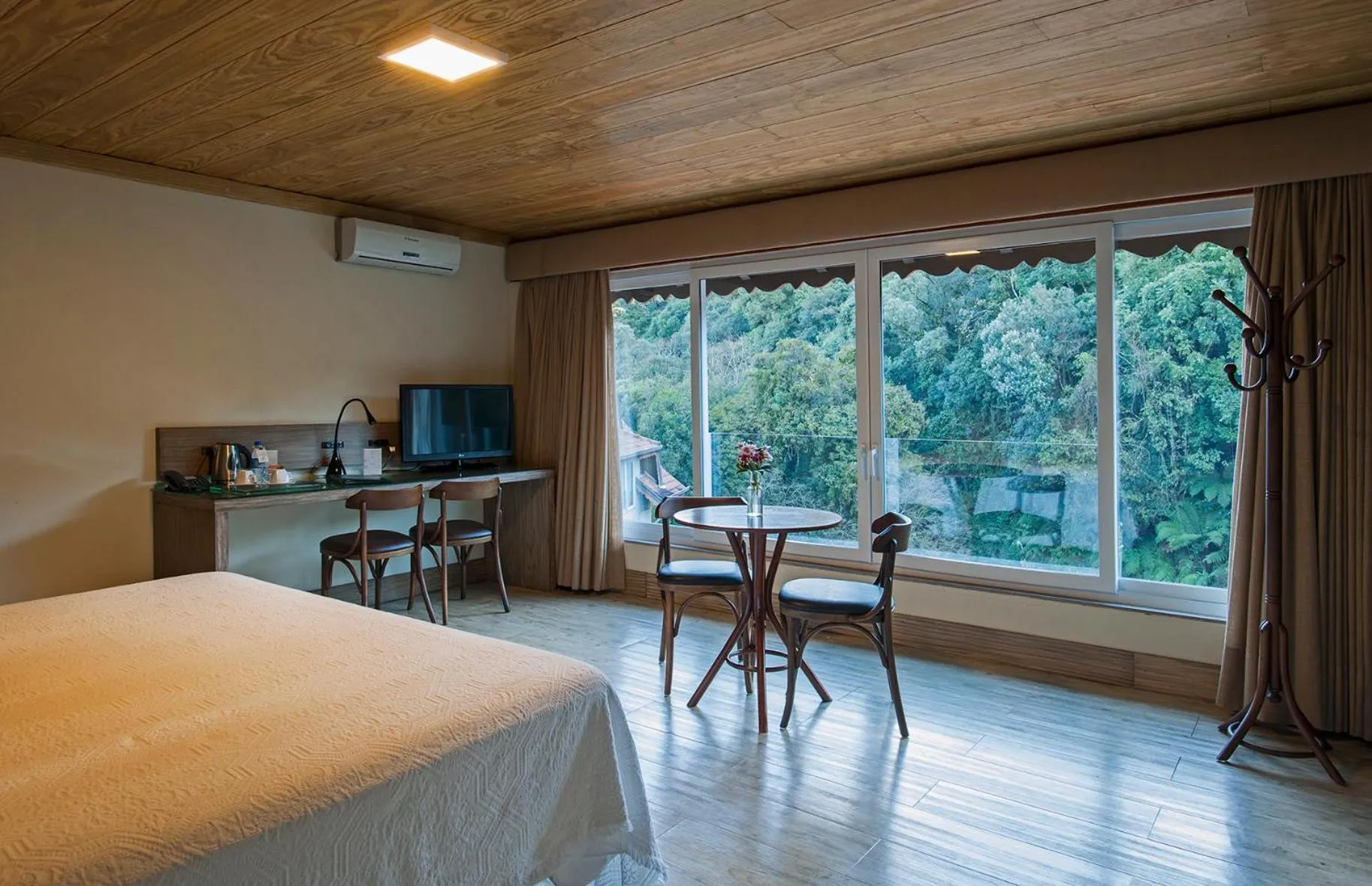 Photo of the whole room, Bed in Villa Bella Hotel & SPA Gramado