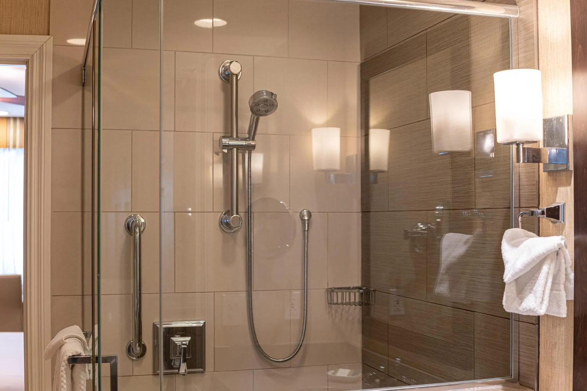 Bathroom in Carlsbad Inn Beach Resort