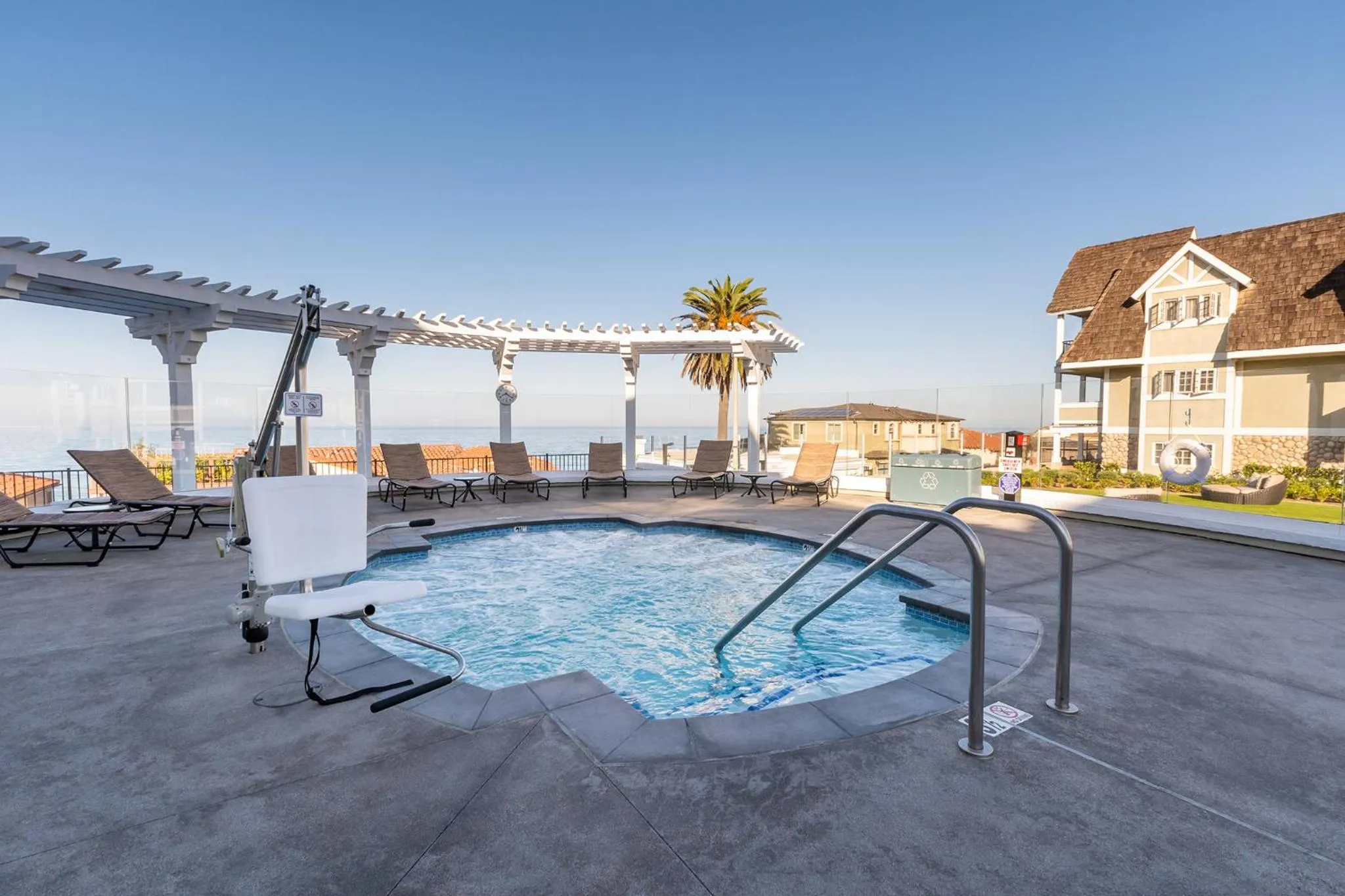 Hot Tub in Carlsbad Inn Beach Resort