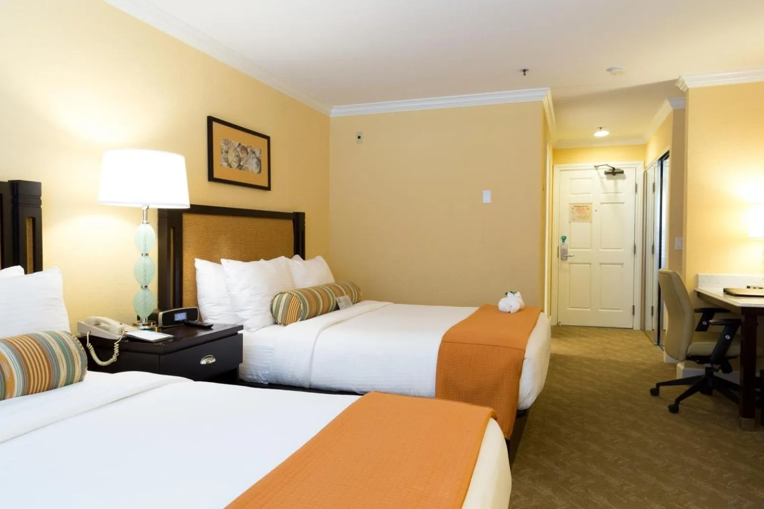 Photo of the whole room, Bed in Carlsbad Inn Beach Resort