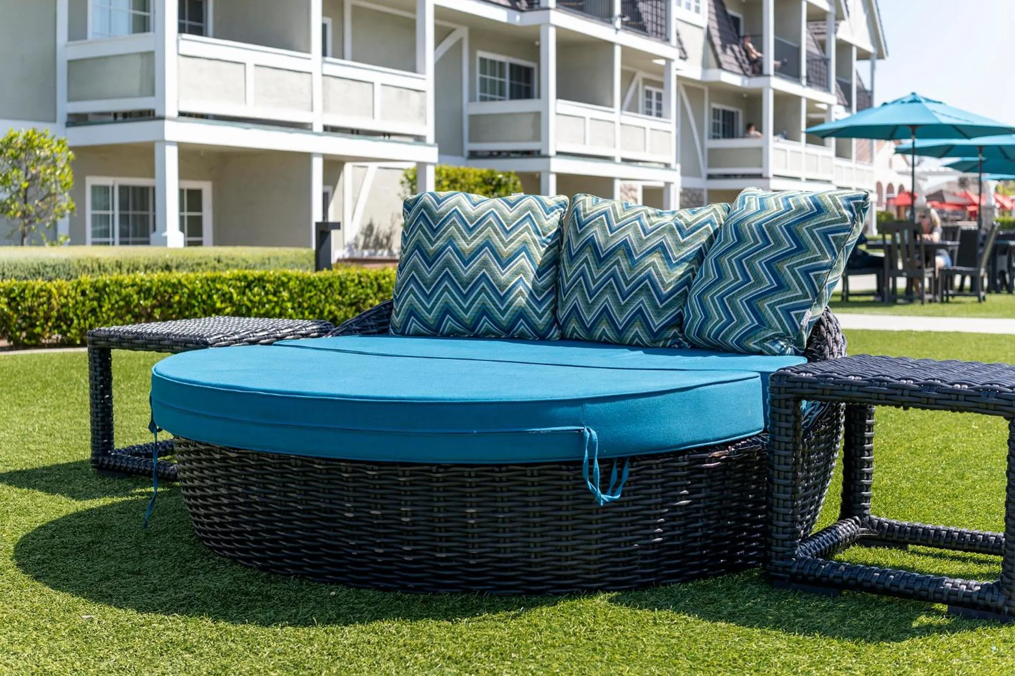 Seating area in Carlsbad Inn Beach Resort