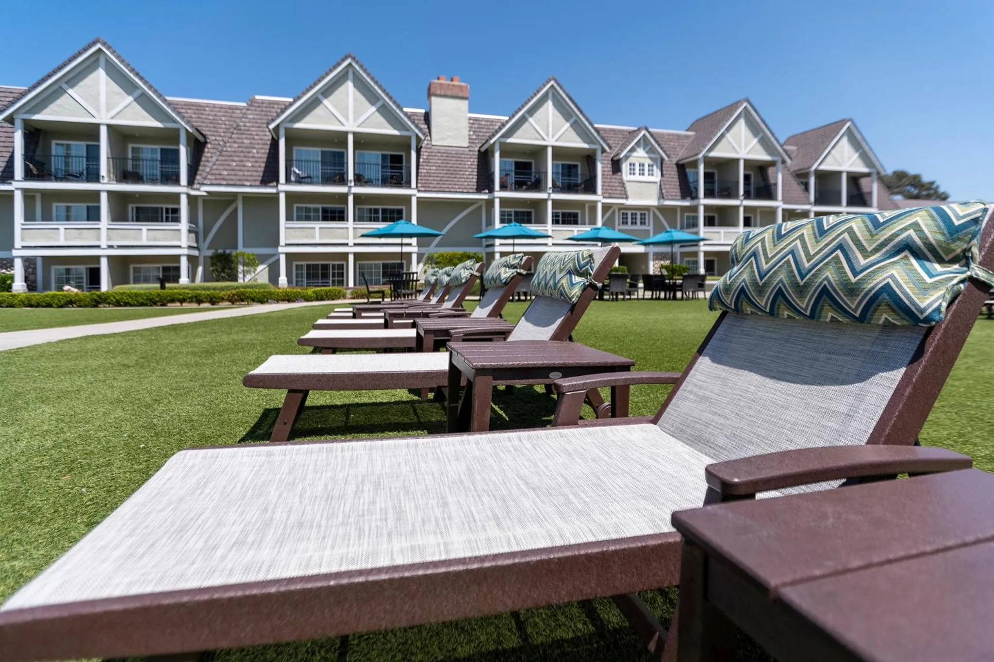 Property building in Carlsbad Inn Beach Resort