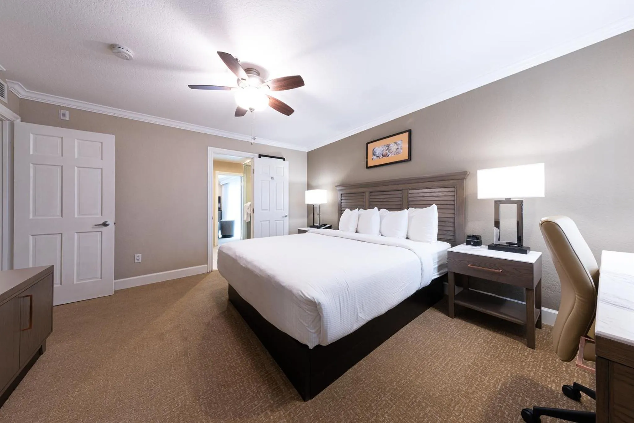 Bedroom, Bed in Carlsbad Inn Beach Resort