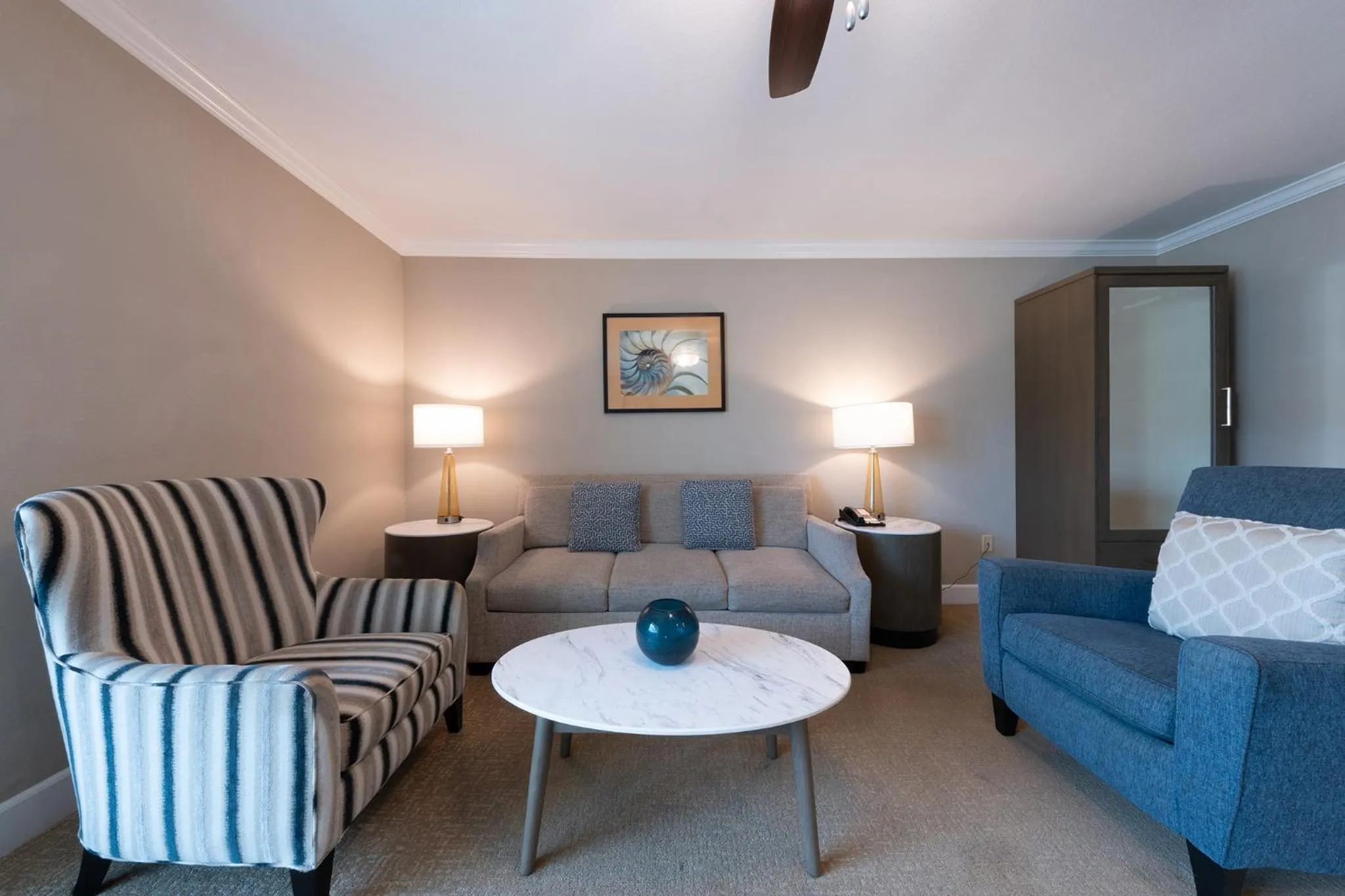 Living room in Carlsbad Inn Beach Resort