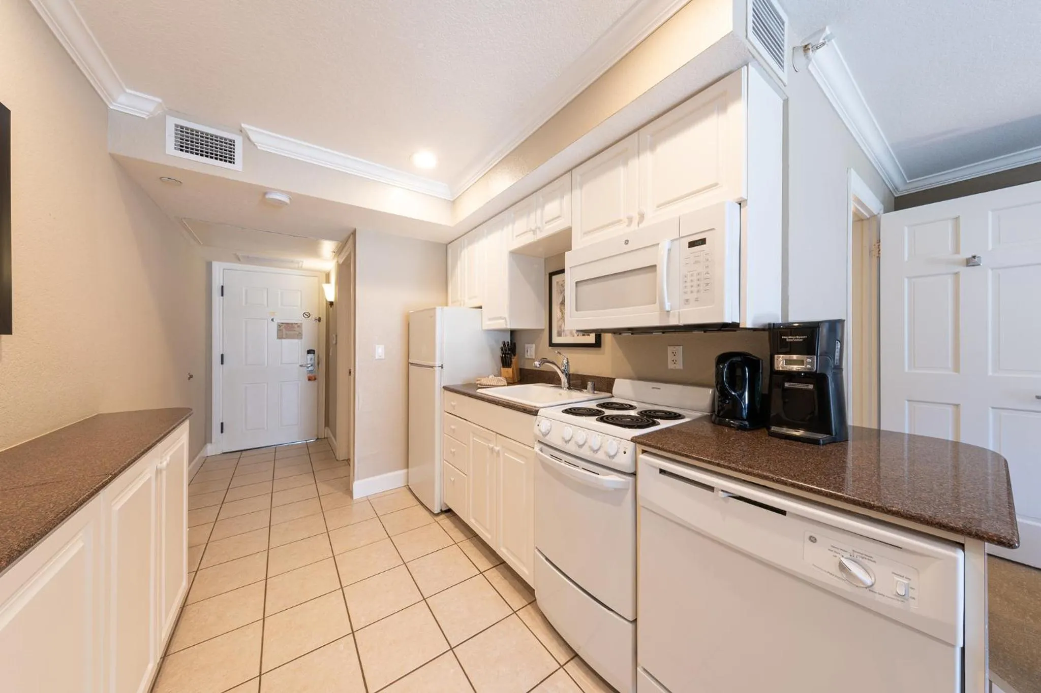 kitchen in Carlsbad Inn Beach Resort