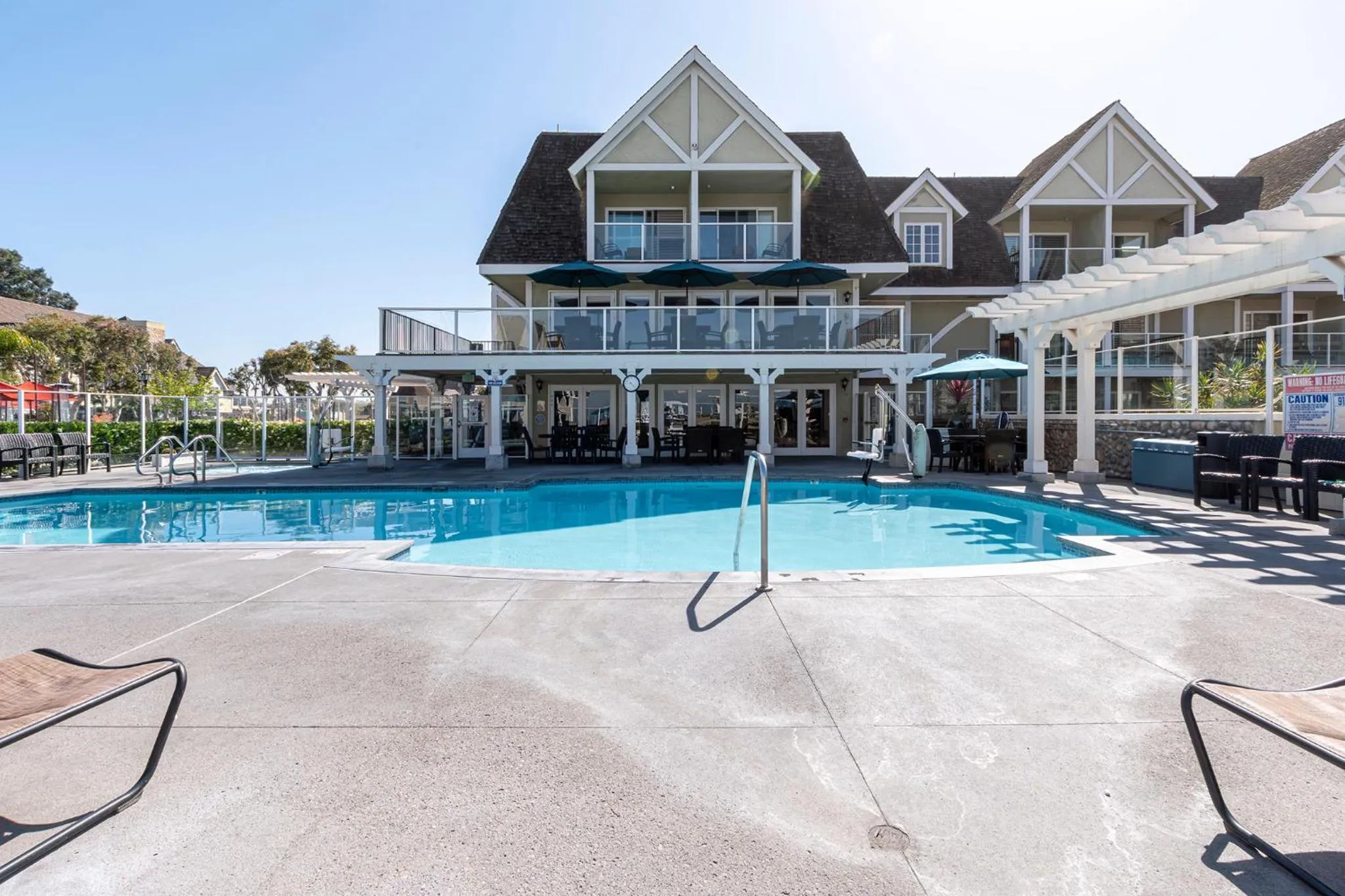 Swimming pool in Carlsbad Inn Beach Resort