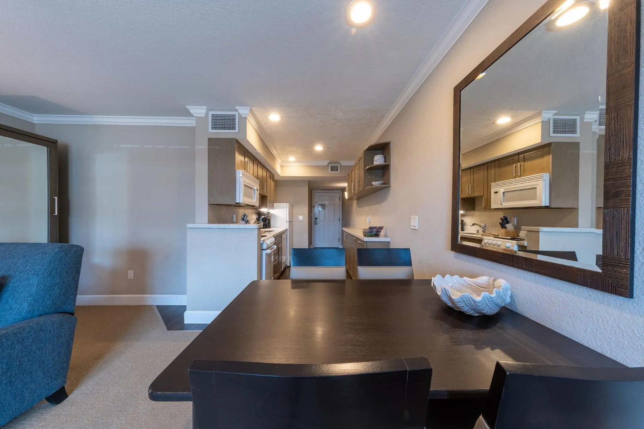 Dining area in Carlsbad Inn Beach Resort