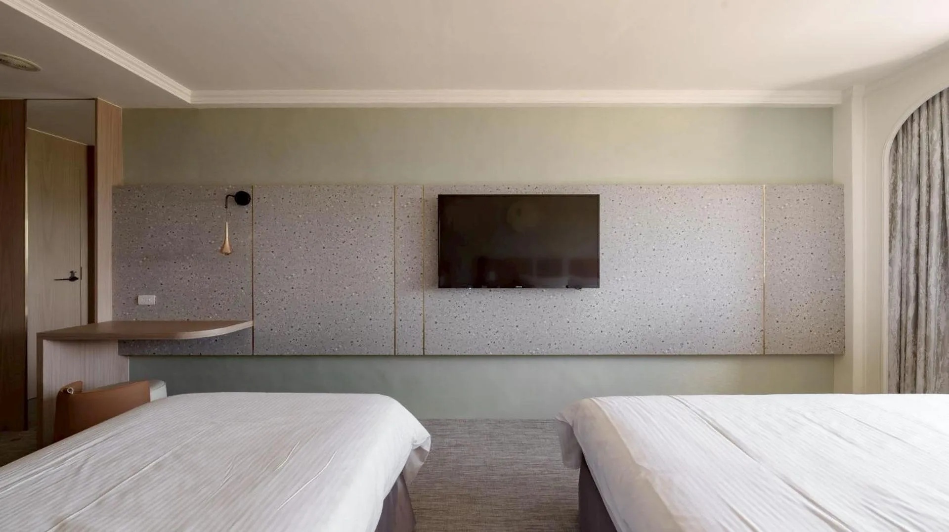 Bed in Haifu Garden Hotel