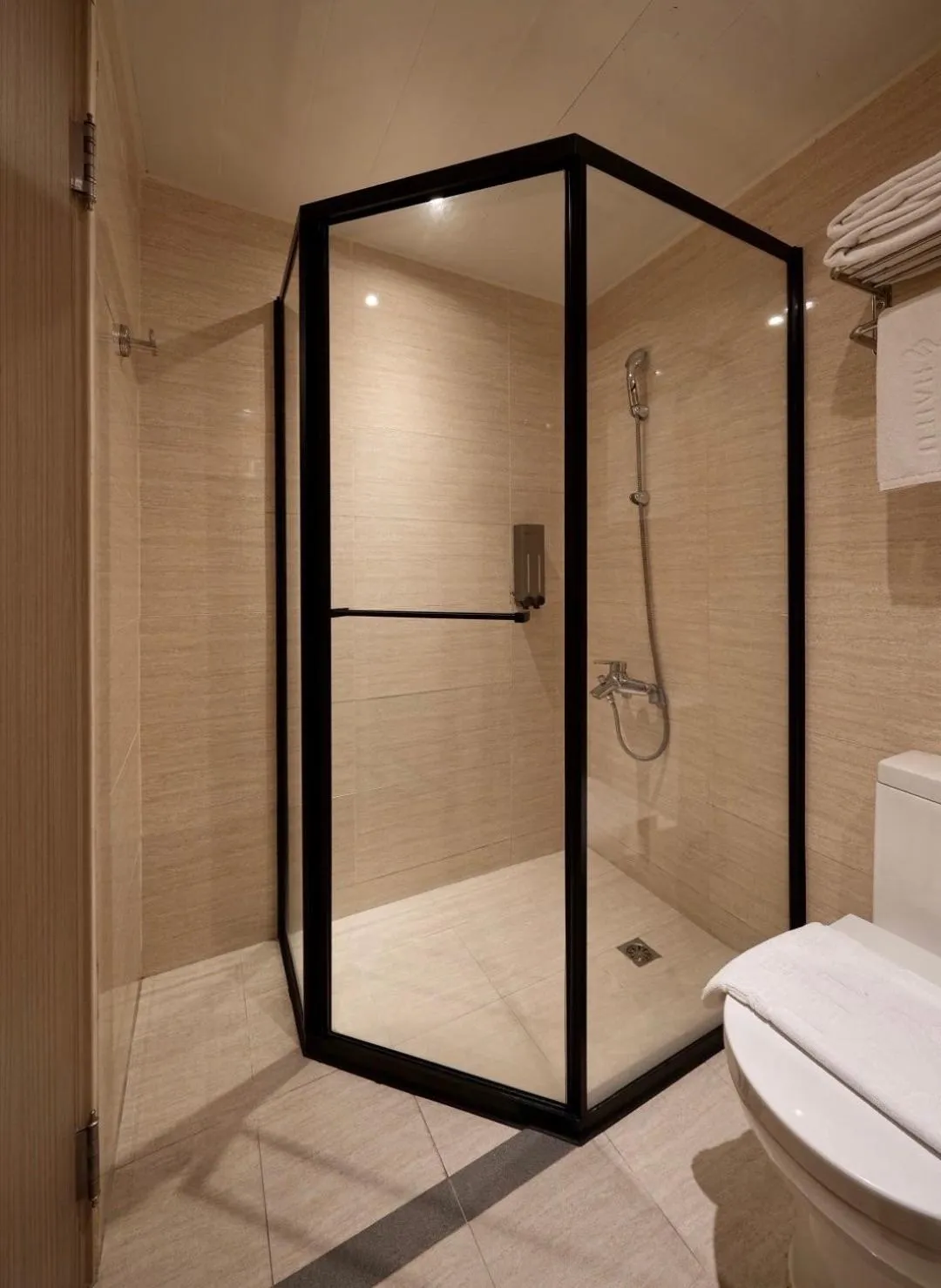 Shower in Haifu Garden Hotel