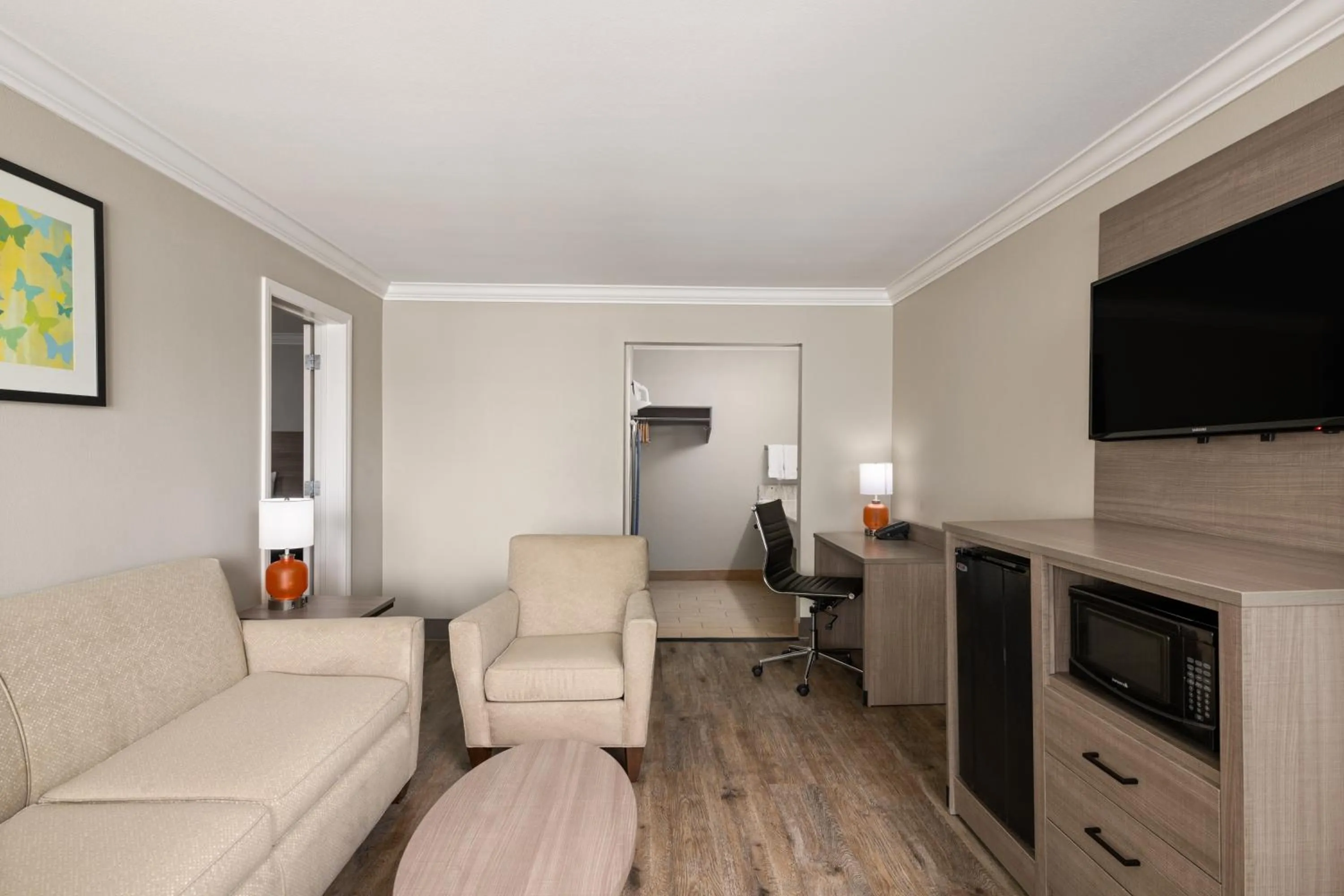 Living room in Solara Inn and Suites