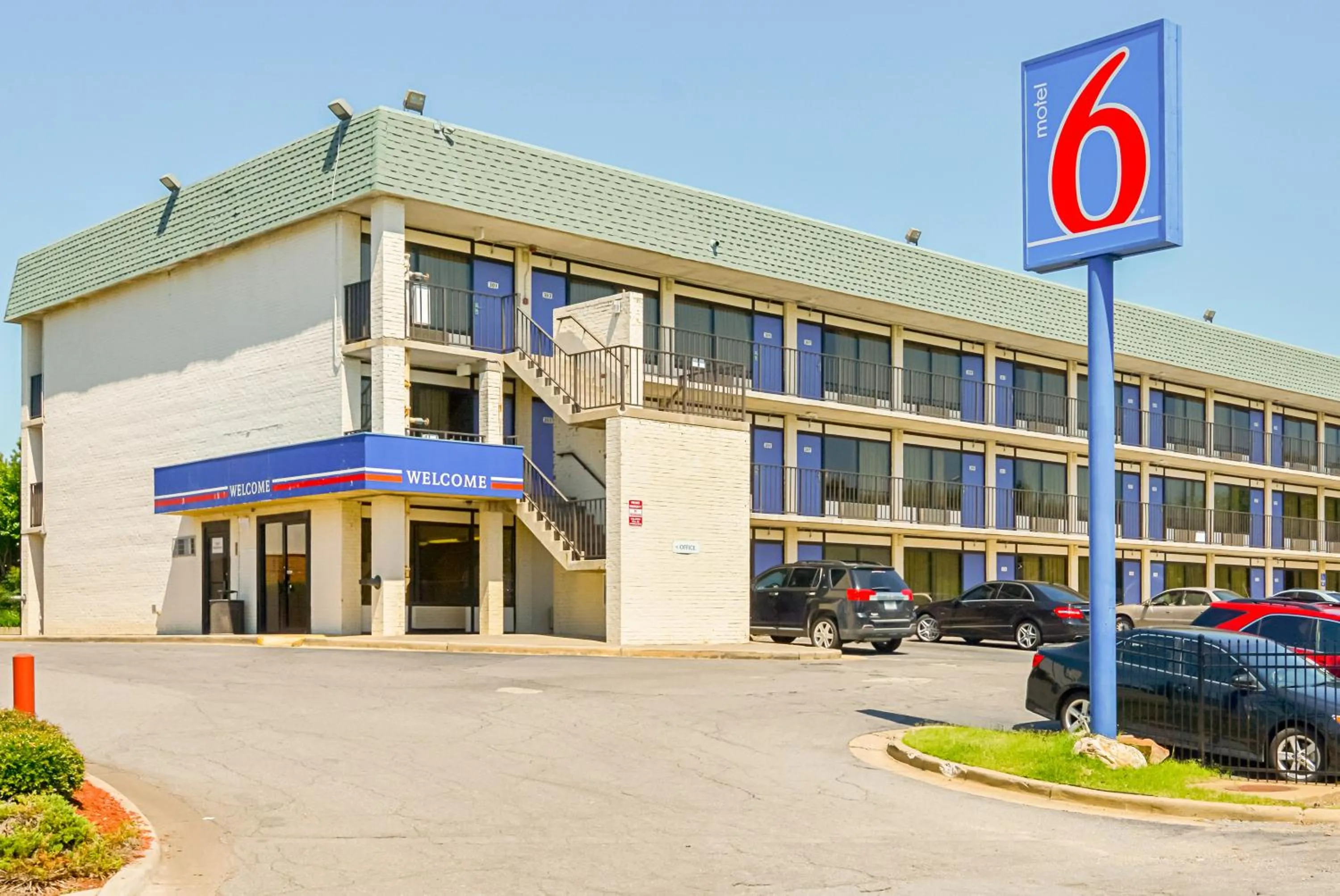 Facade/entrance in Motel 6-Little Rock, AR - West