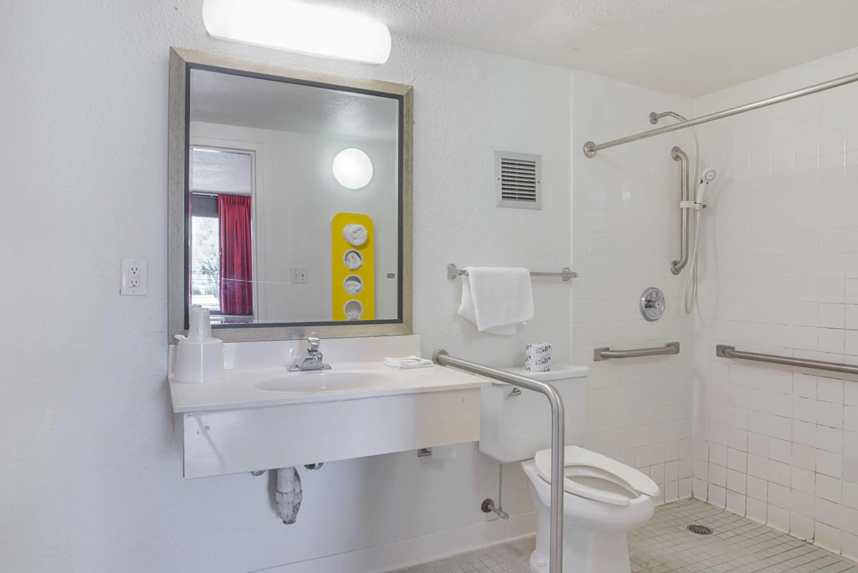 Bathroom in Motel 6-Little Rock, AR - West