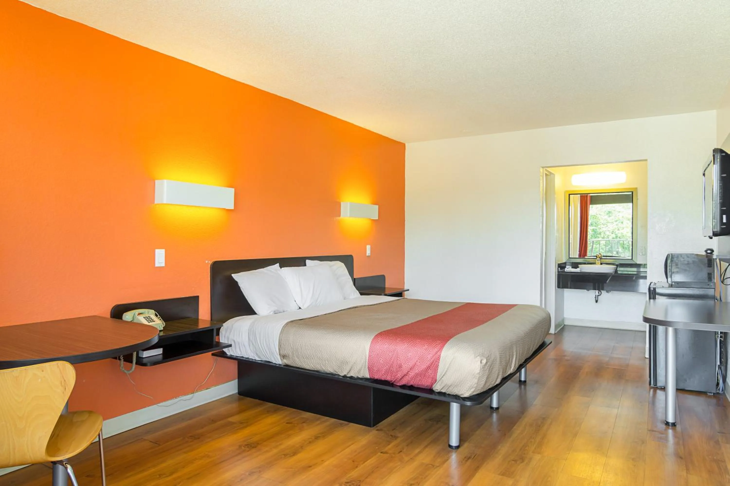 Bedroom, Bed in Motel 6-Little Rock, AR - West