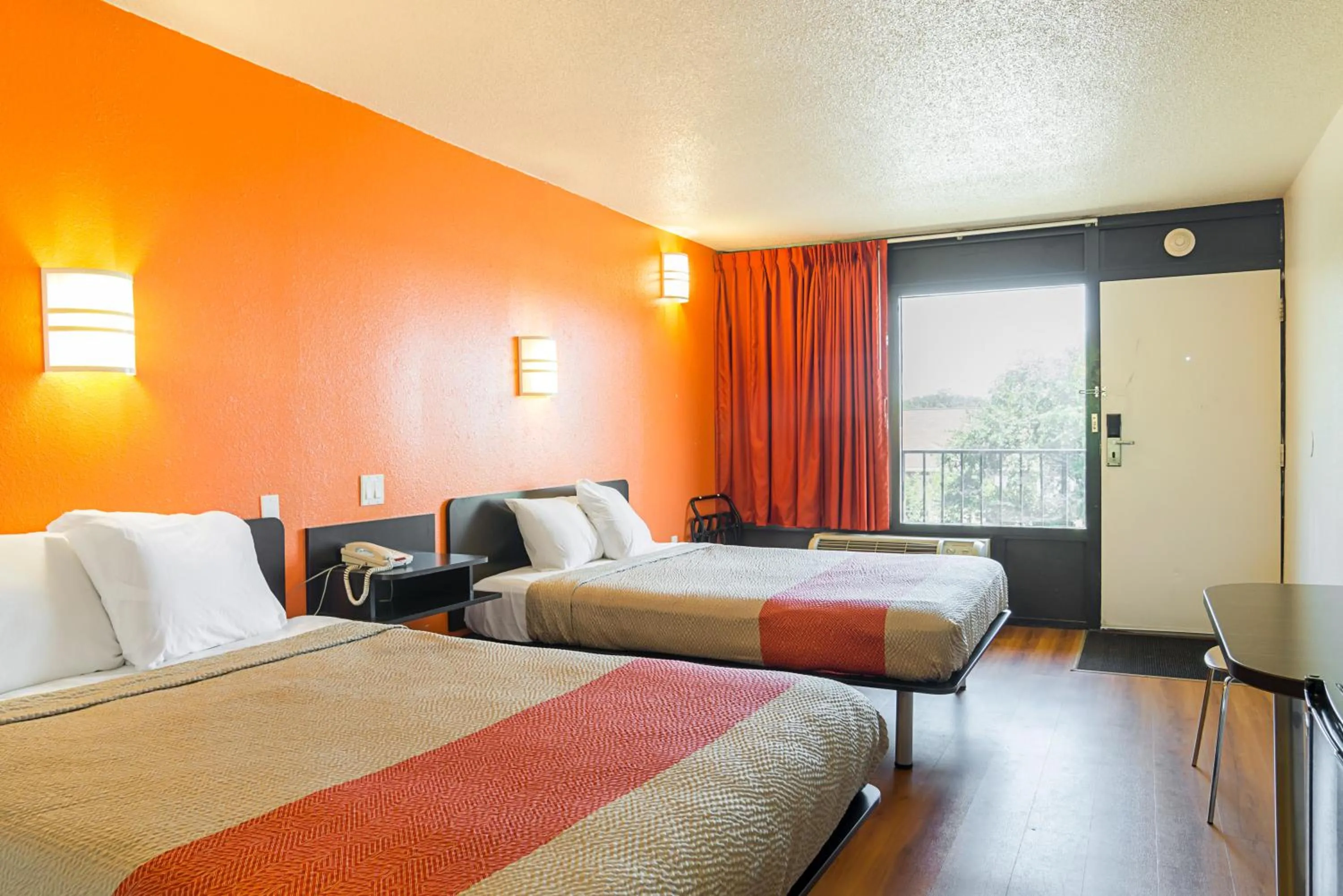 Bedroom, Bed in Motel 6-Little Rock, AR - West