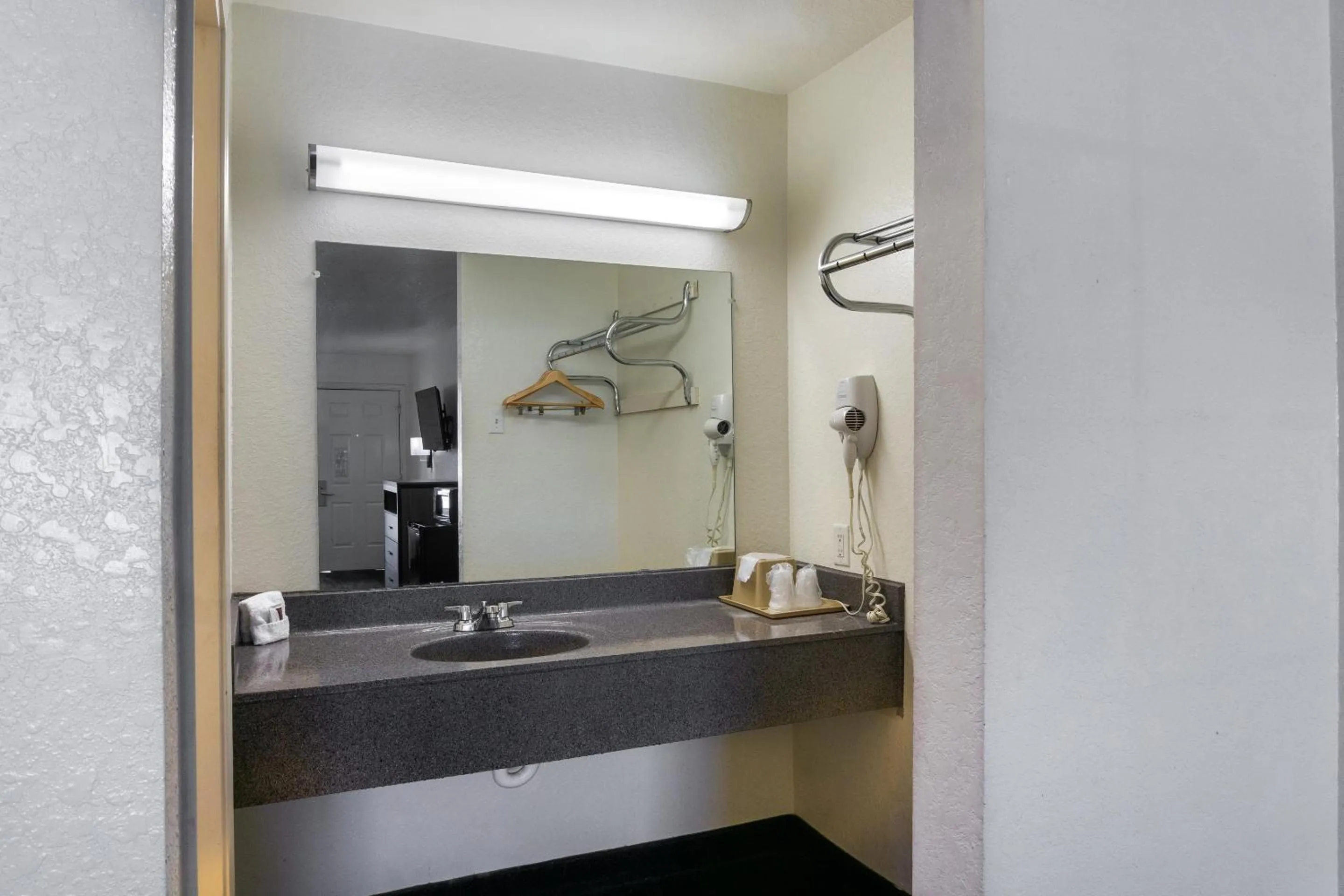 Bathroom in OYO Inn & Suites Medical Center San Antonio
