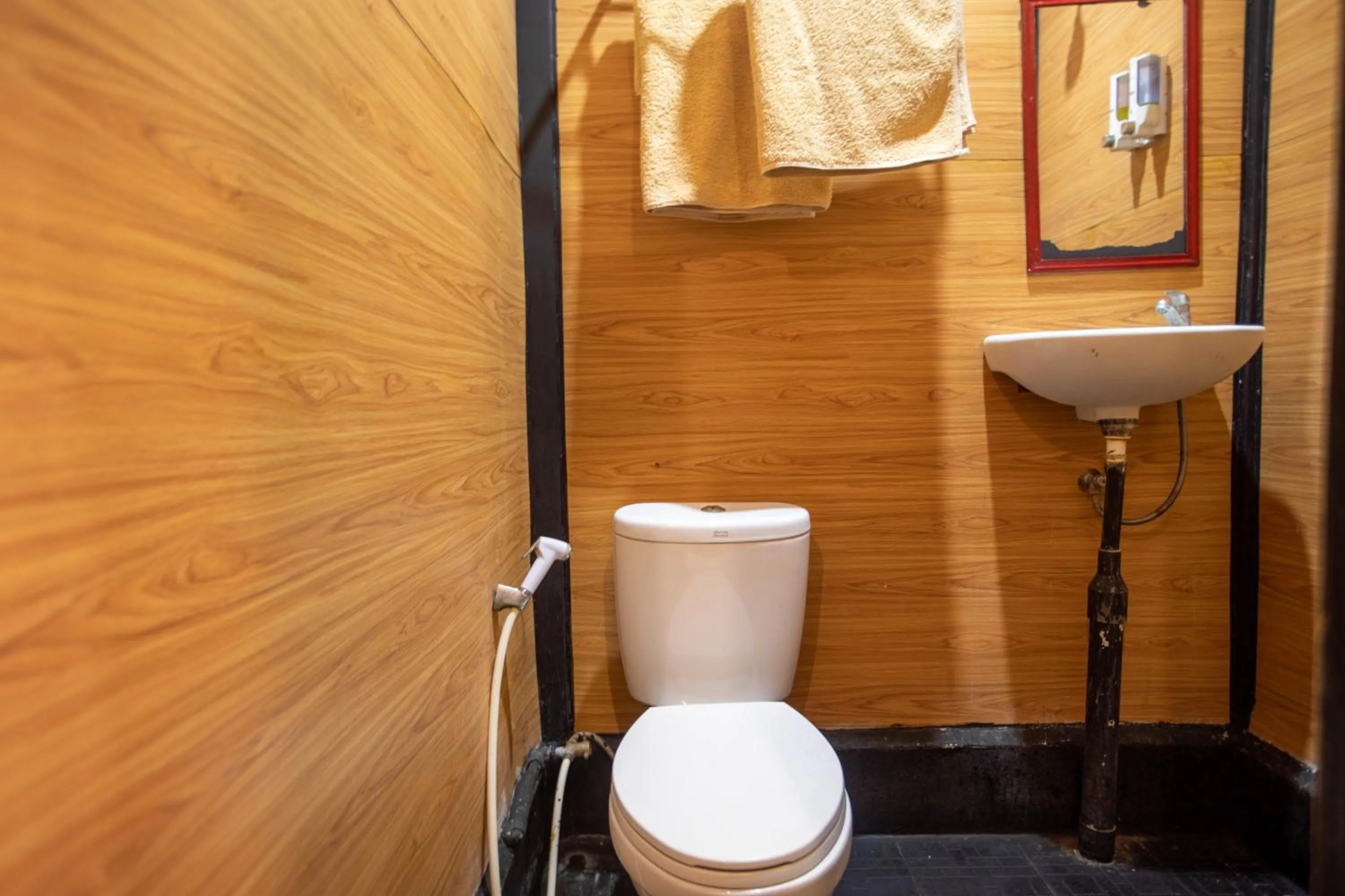 Bathroom in Gili Sands Hotel & Bar