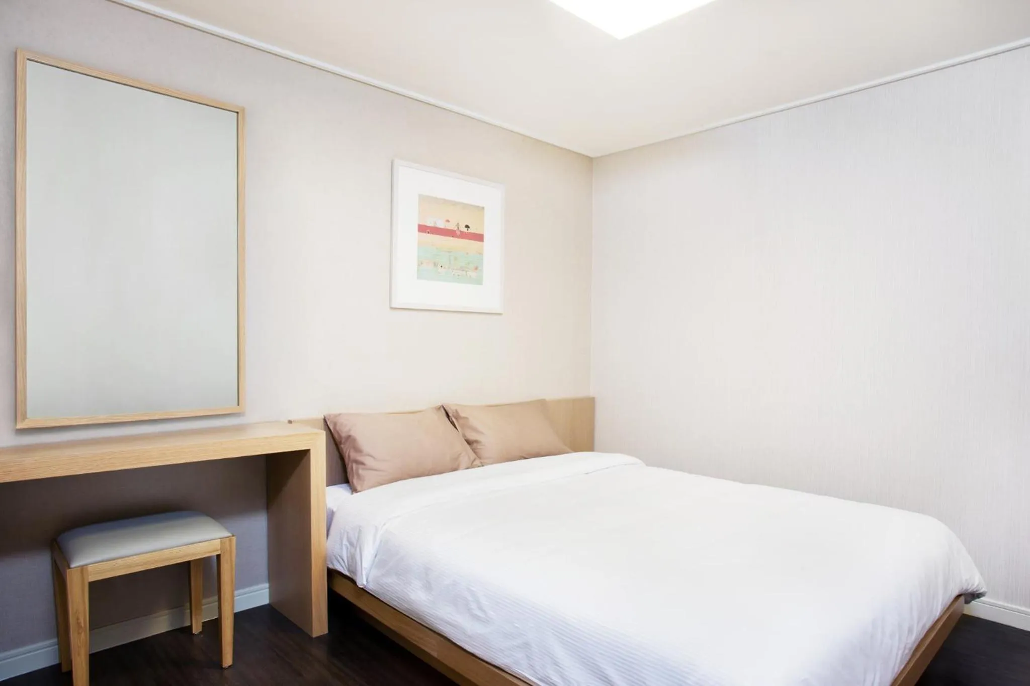 Photo of the whole room, Bed in Hanwha Resort Haeundae