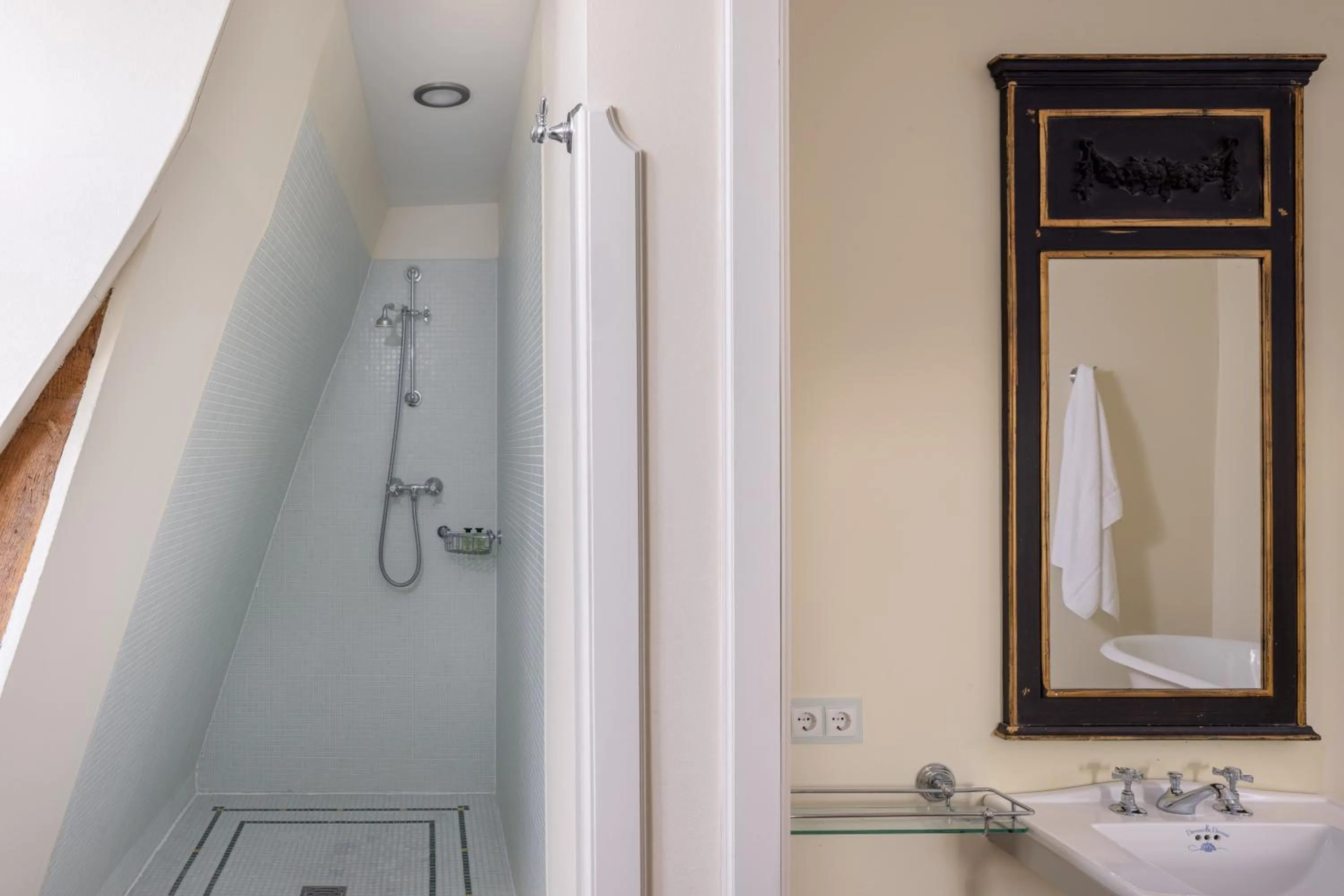 Shower in Jagdschloss Kotelow