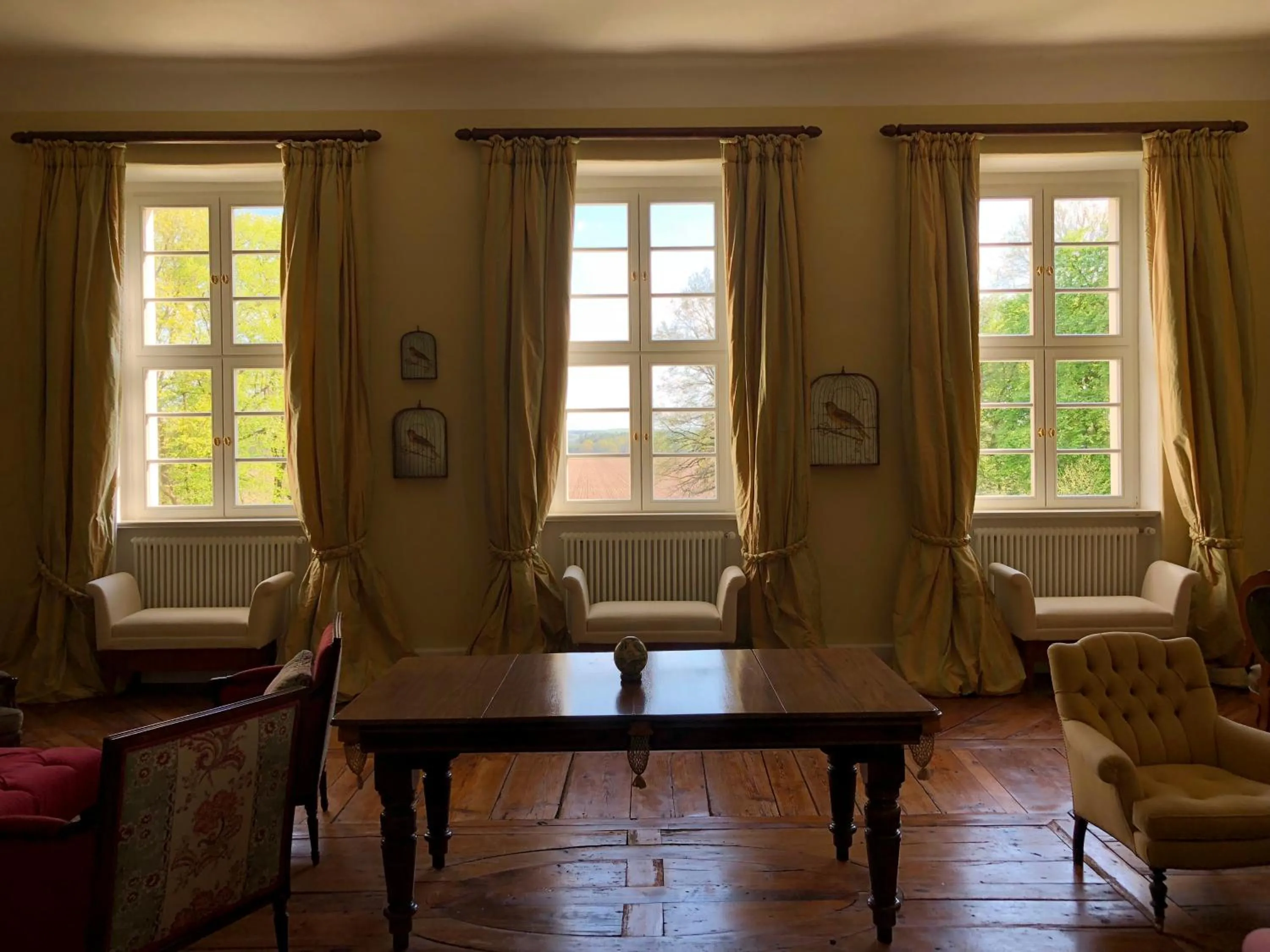 Communal lounge/ TV room in Jagdschloss Kotelow