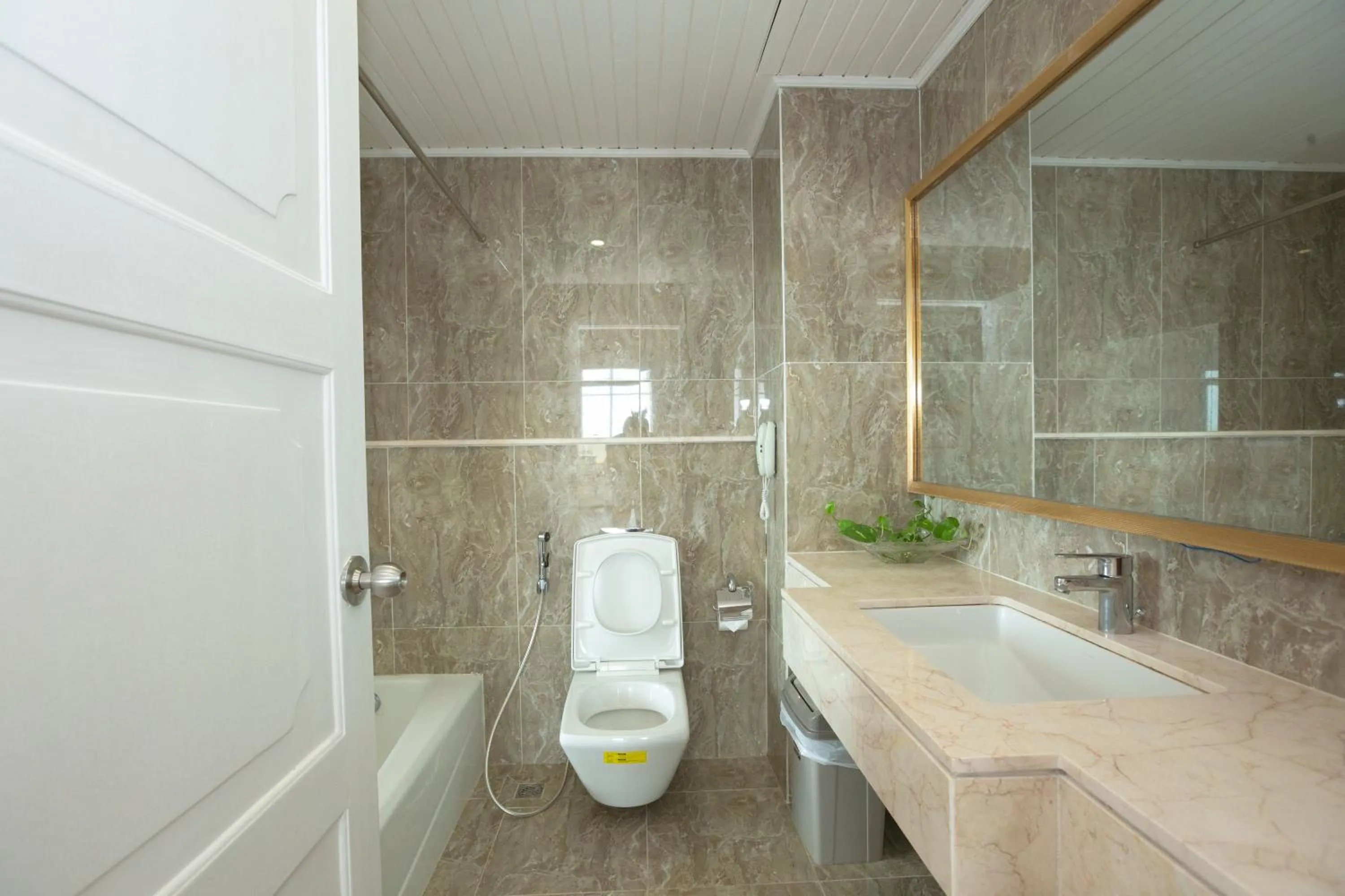 Toilet in Sammy Hotel