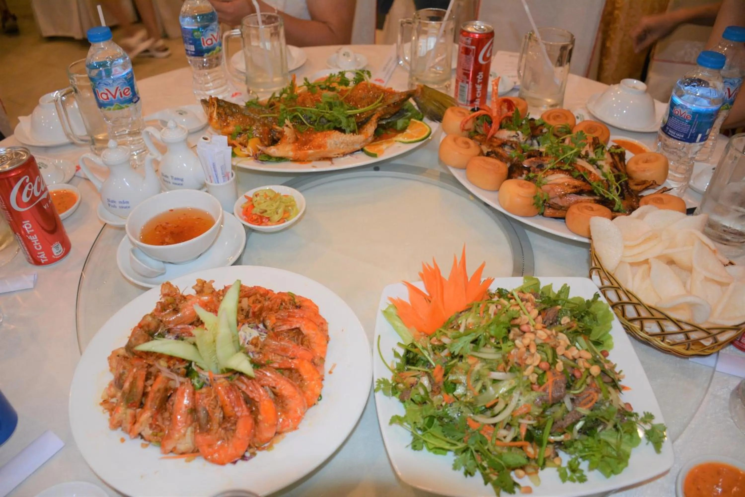 Restaurant/places to eat in Sammy Hotel