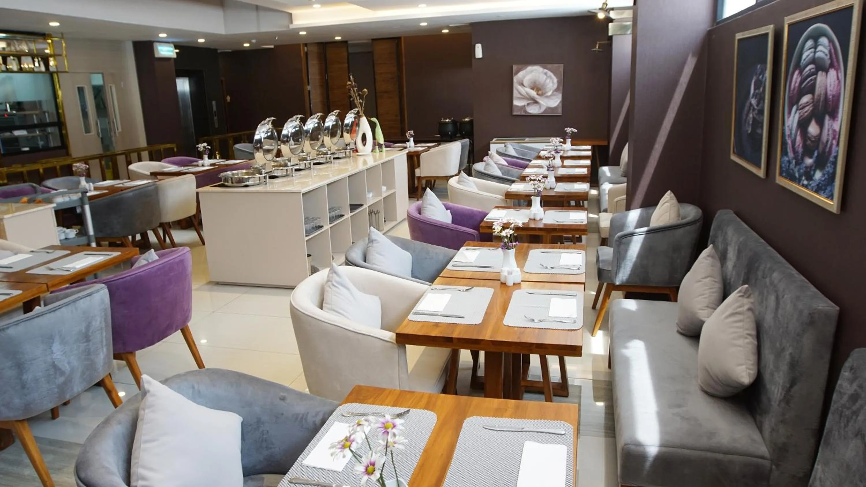 Restaurant/Places to Eat in Horison Inn Alaska