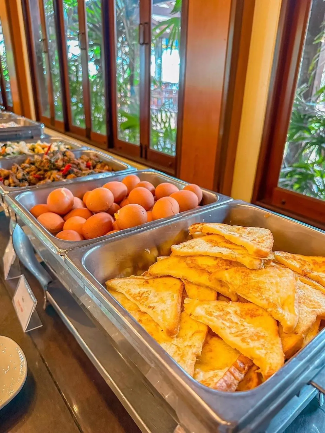 Breakfast in Botany Beach Resort Pattaya