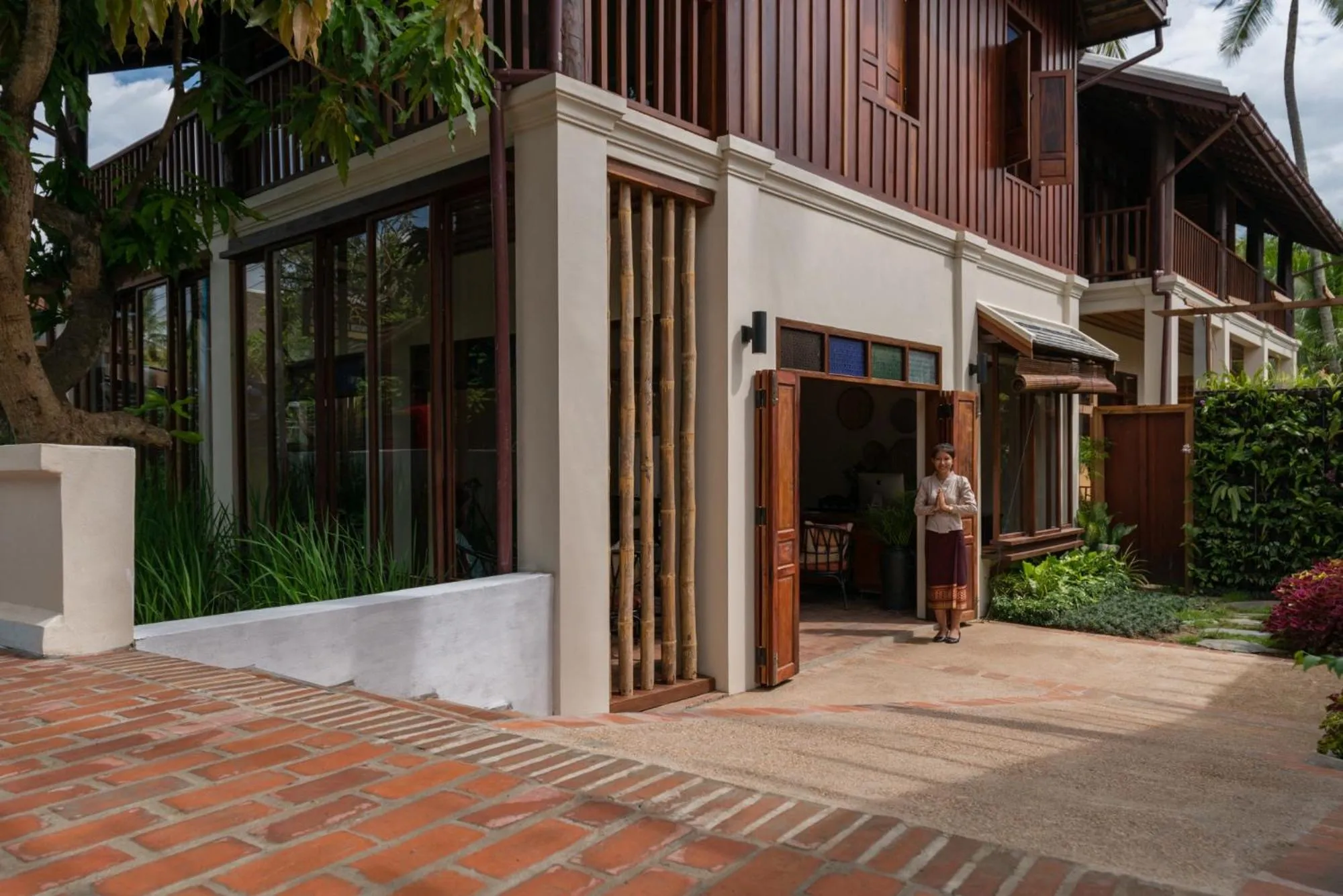 Facade/entrance in Maison Dalabua