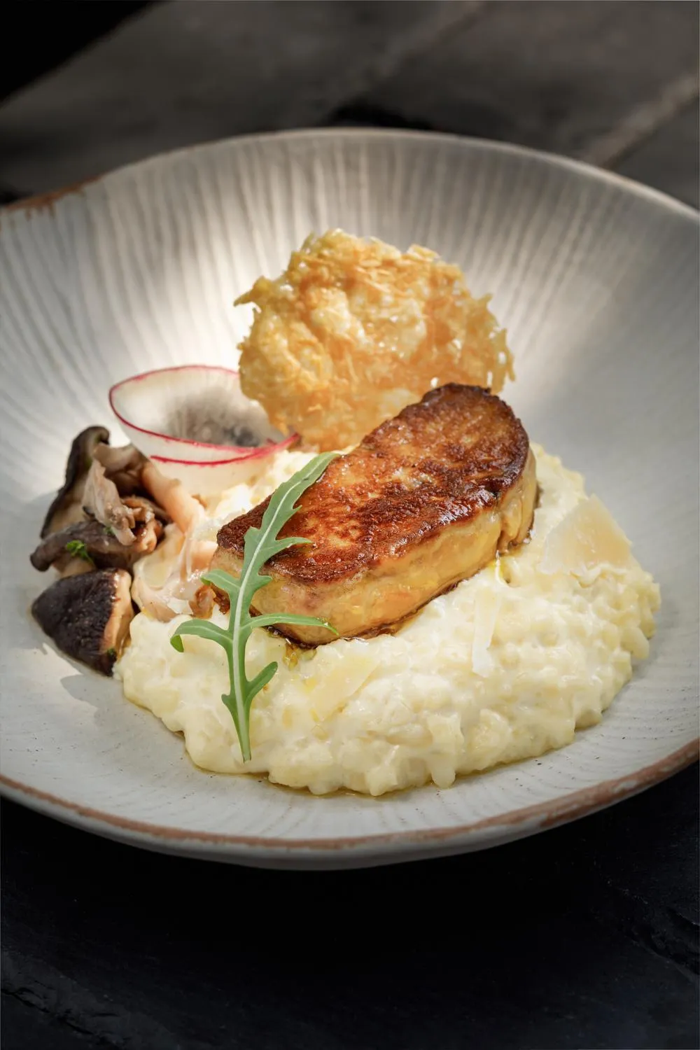 Restaurant/places to eat in Maison Dalabua