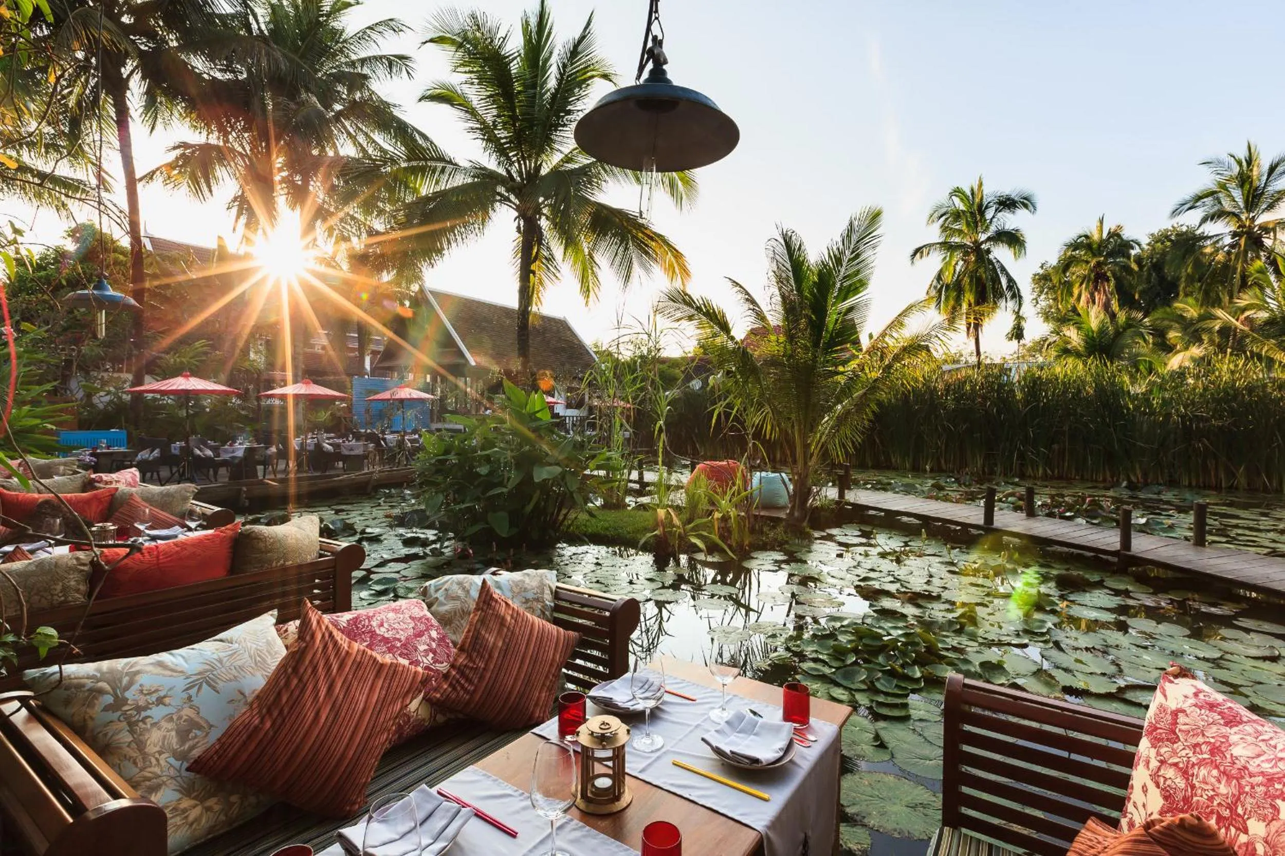 Restaurant/places to eat in Maison Dalabua