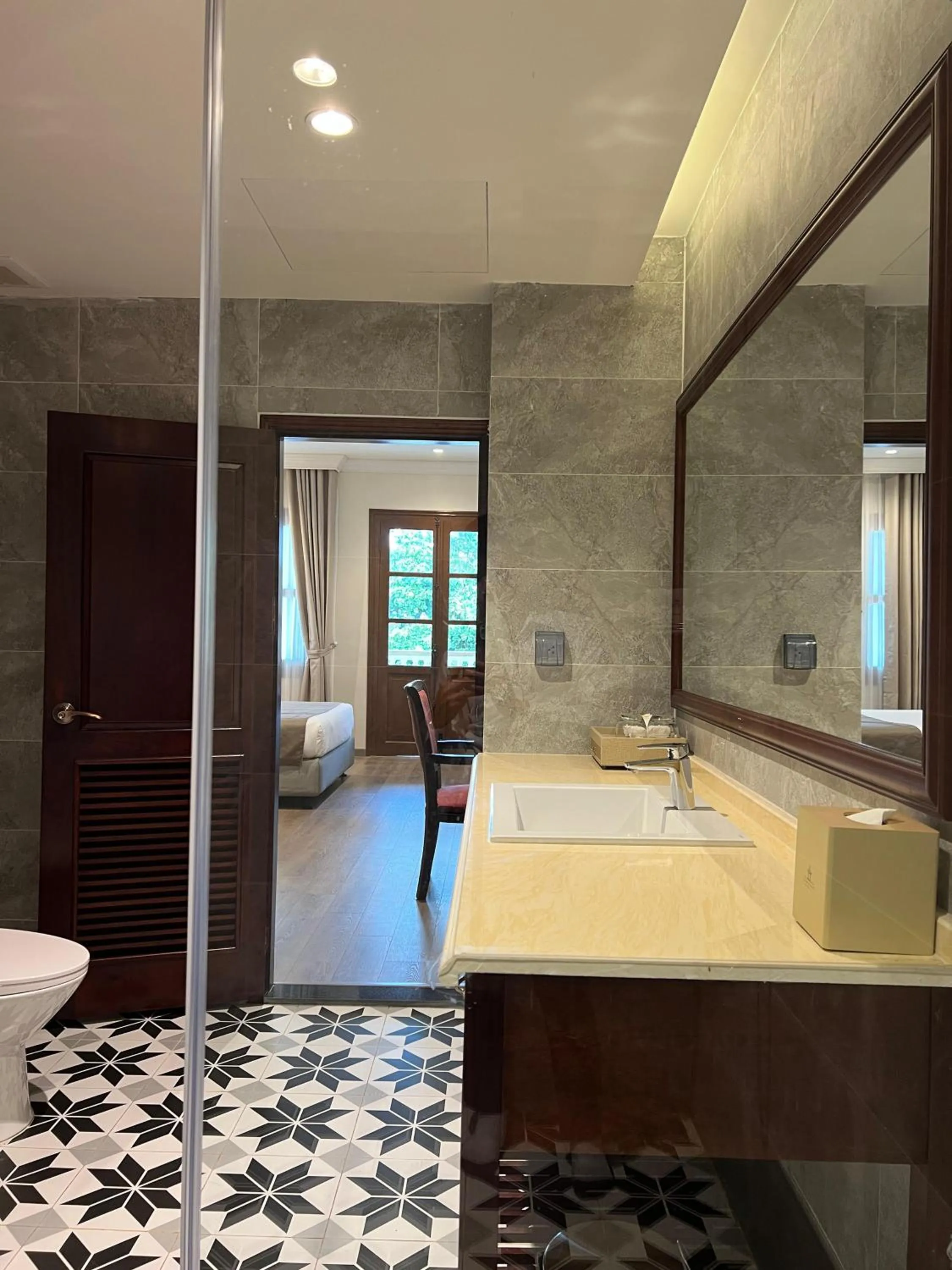 Bathroom in Champa Palace Hotel