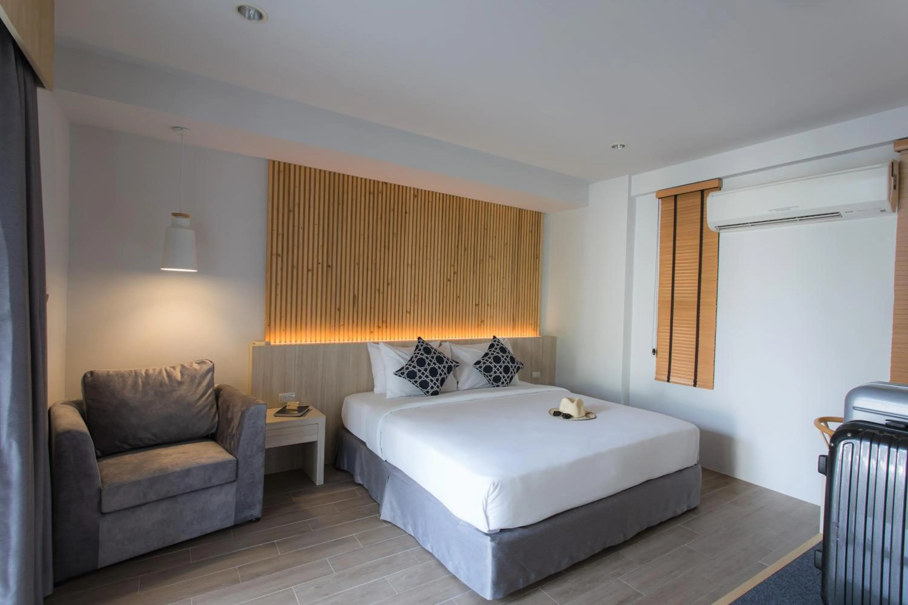 BLU PINE Villa & Pool Access - SHA Plus