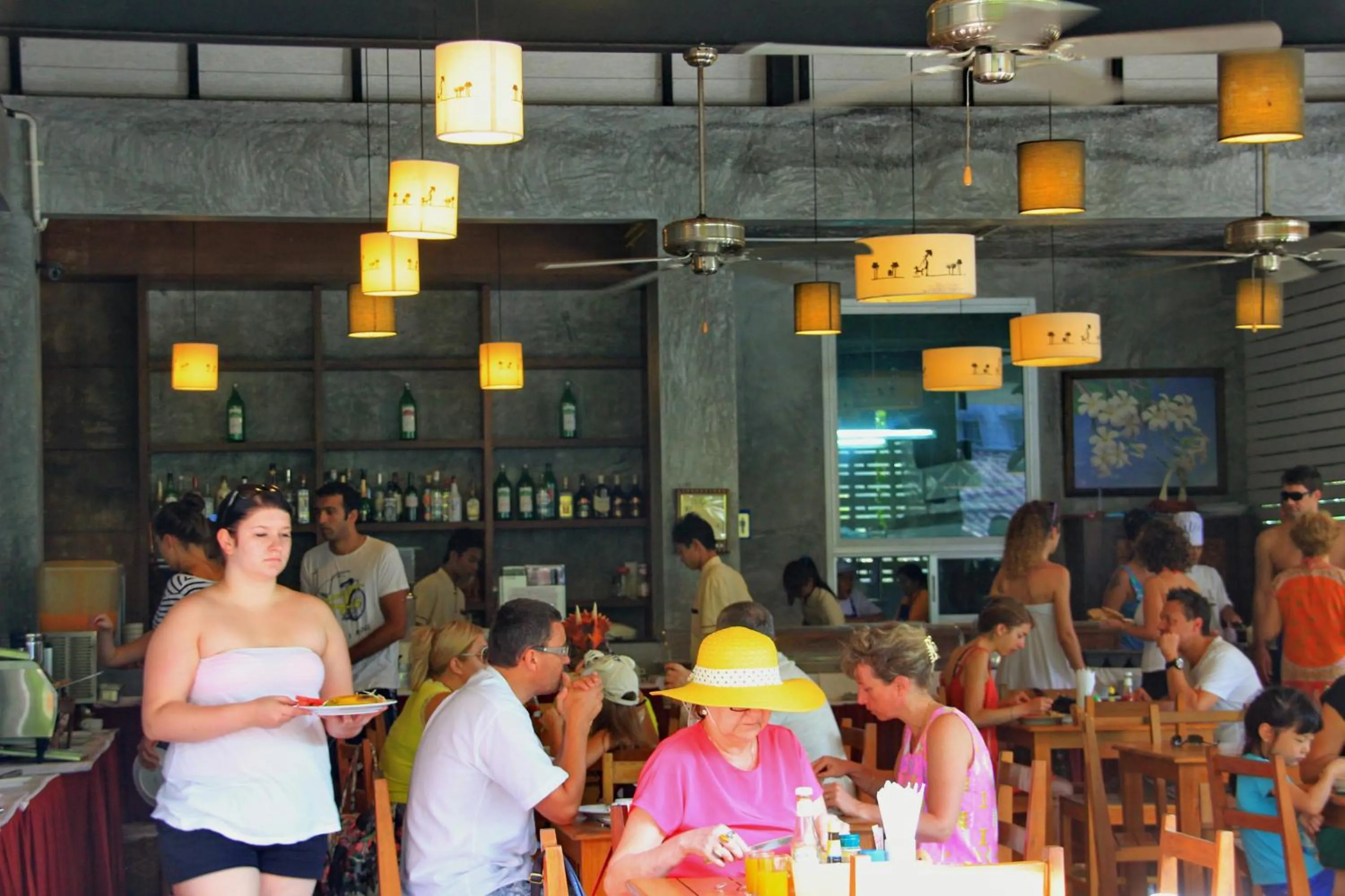 Restaurant/places to eat in BLU PINE Villa & Pool Access - SHA Plus