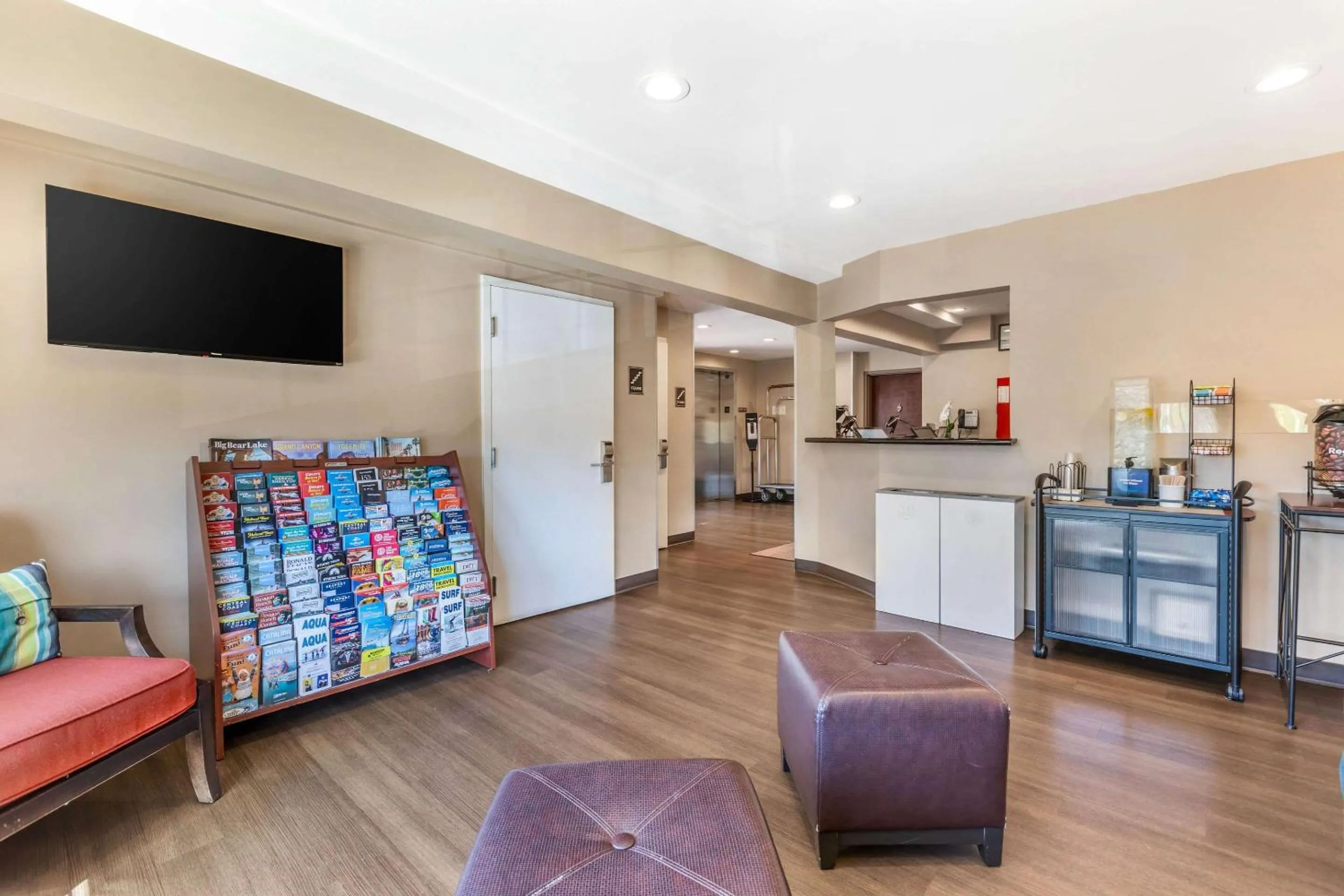Lobby or reception in Comfort Inn Monterey Park - Los Angeles