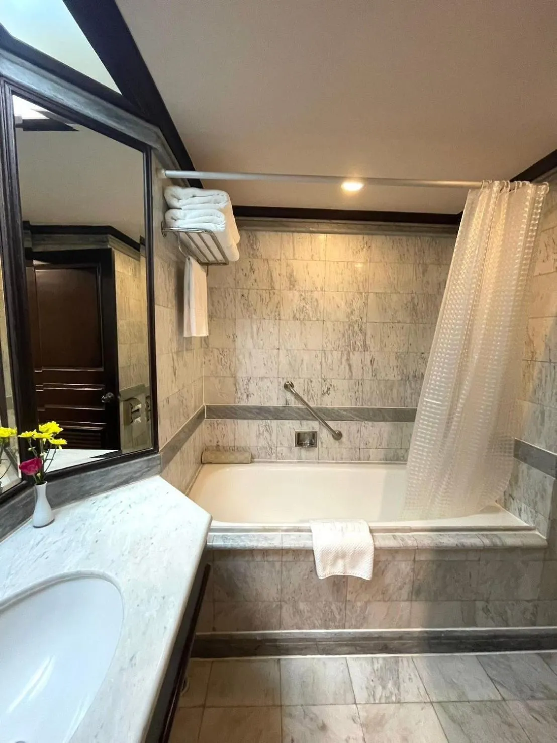 Topland Hotel & Convention Centre