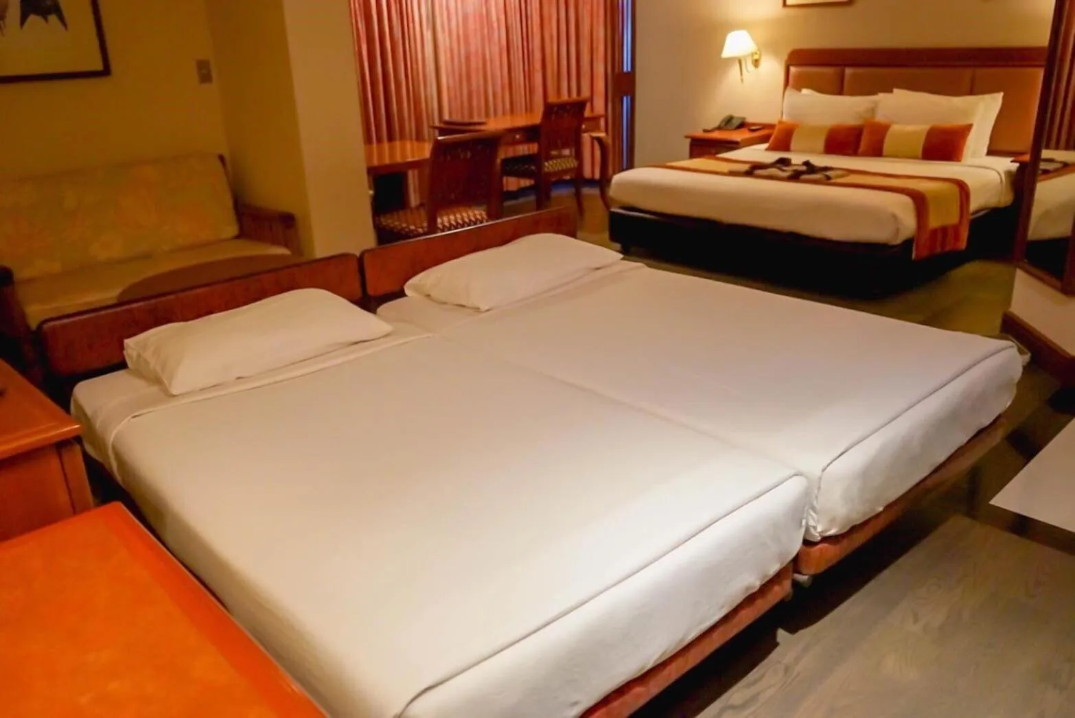 Bed in Topland Hotel & Convention Centre