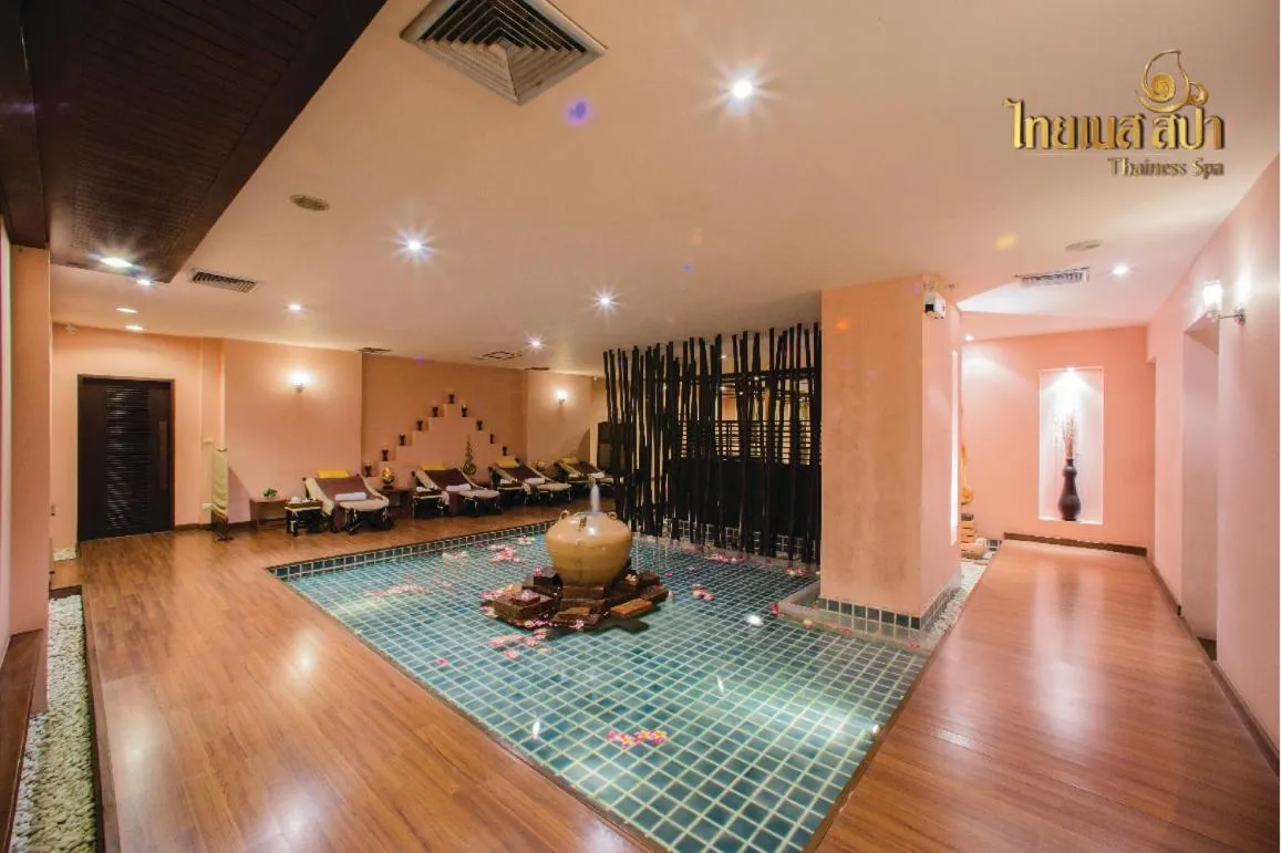 Topland Hotel & Convention Centre