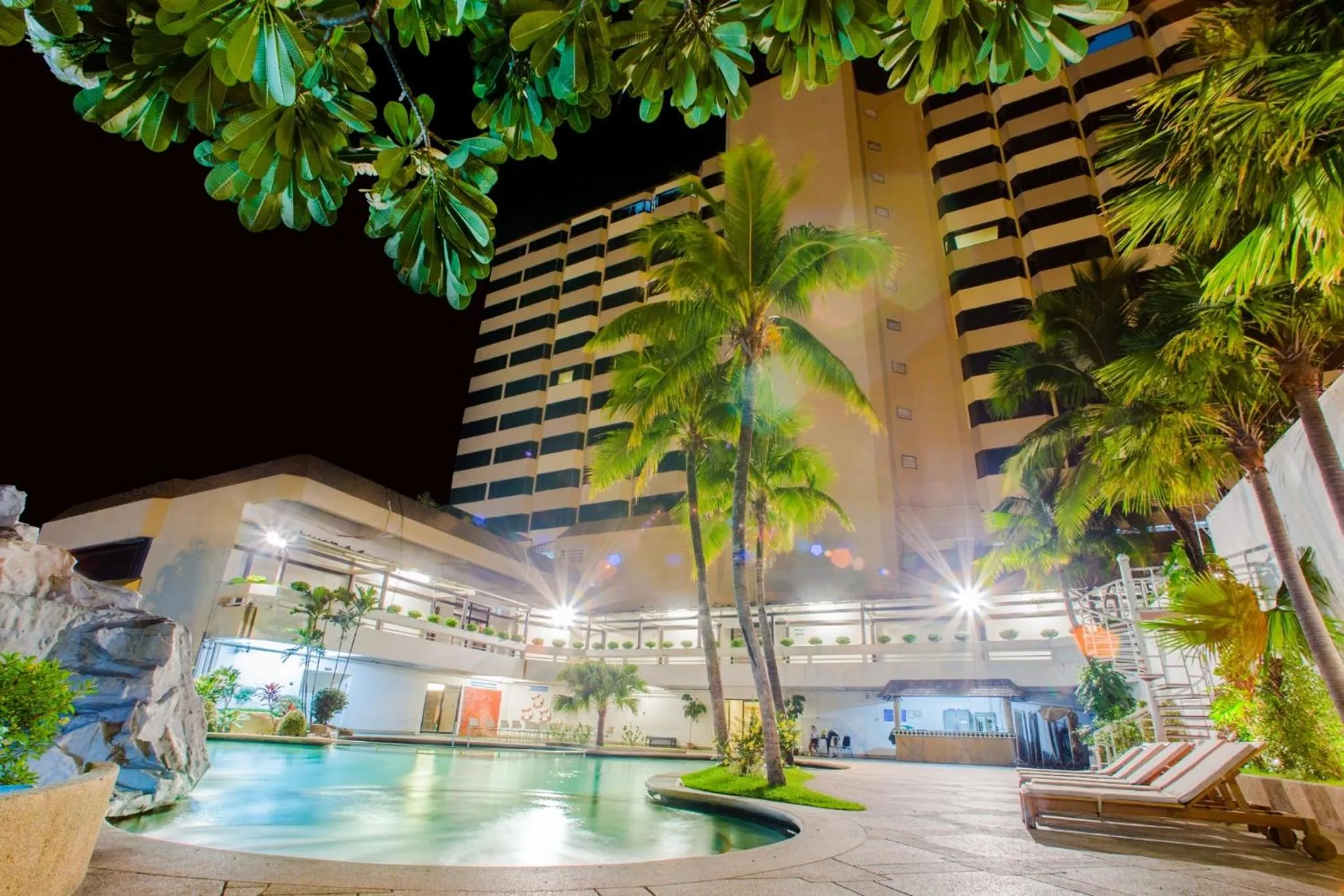 Topland Hotel & Convention Centre