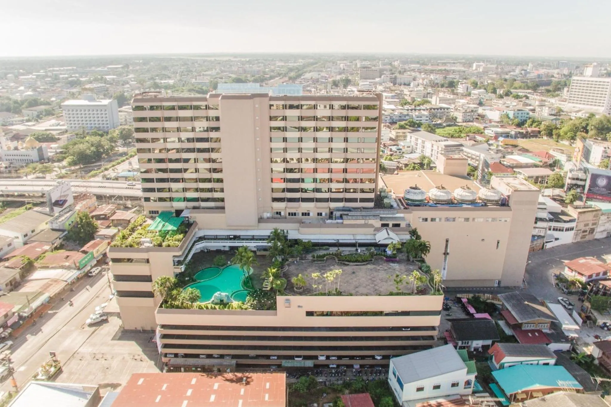 Topland Hotel & Convention Centre