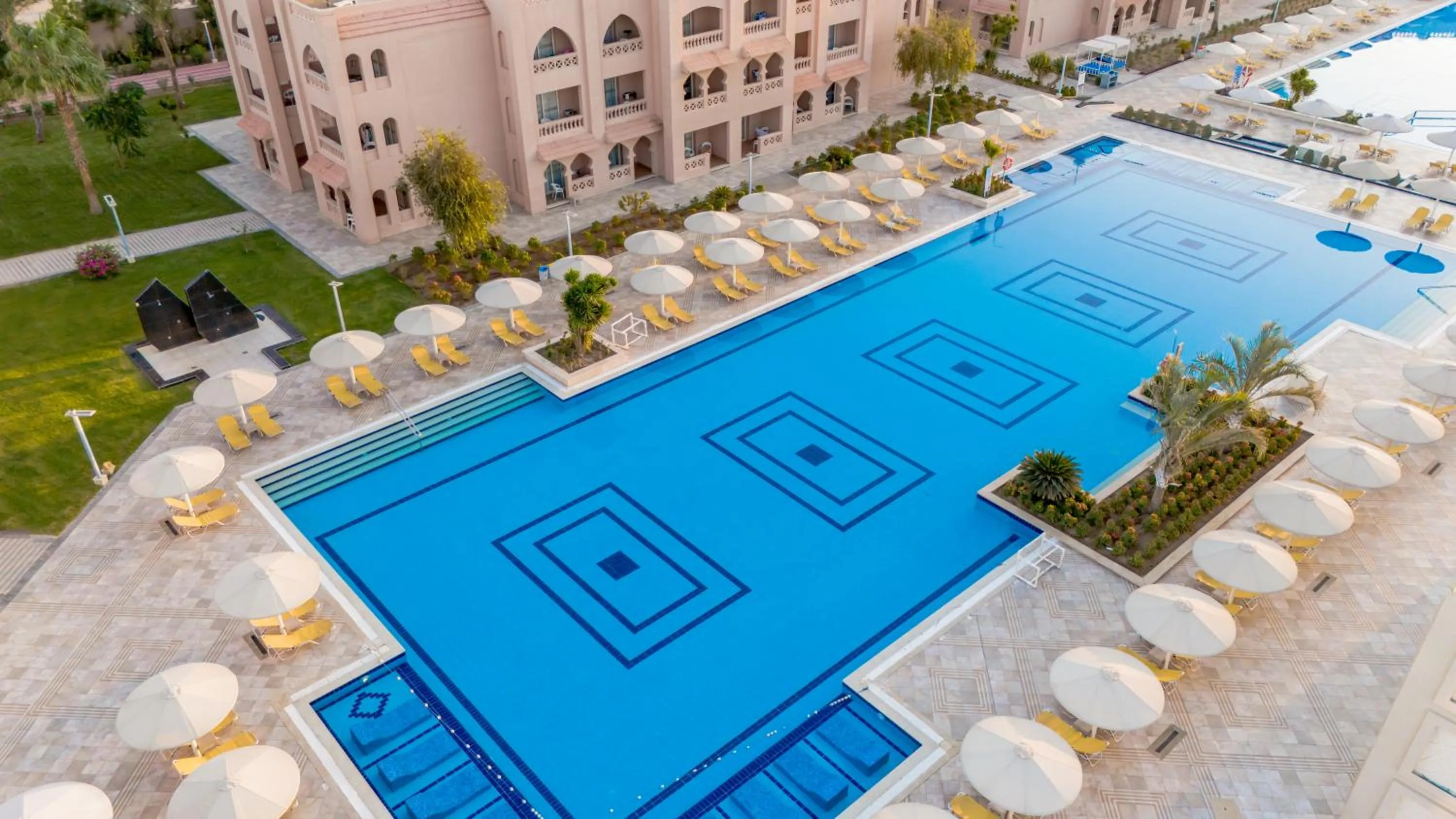 Swimming pool in Pickalbatros Aqua Vista Resort - Hurghada