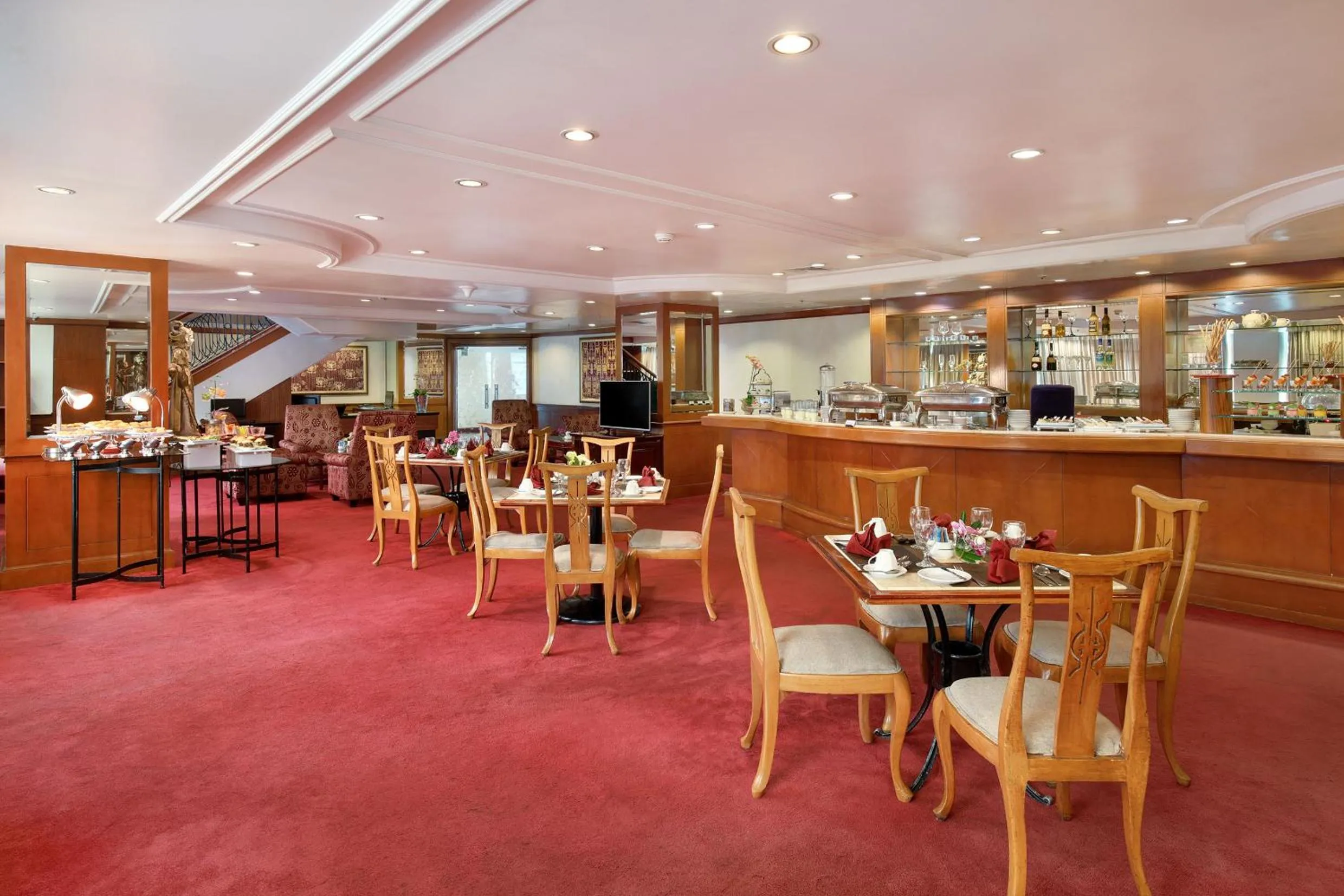 Lounge or bar in Lumire Hotel & Convention Centre