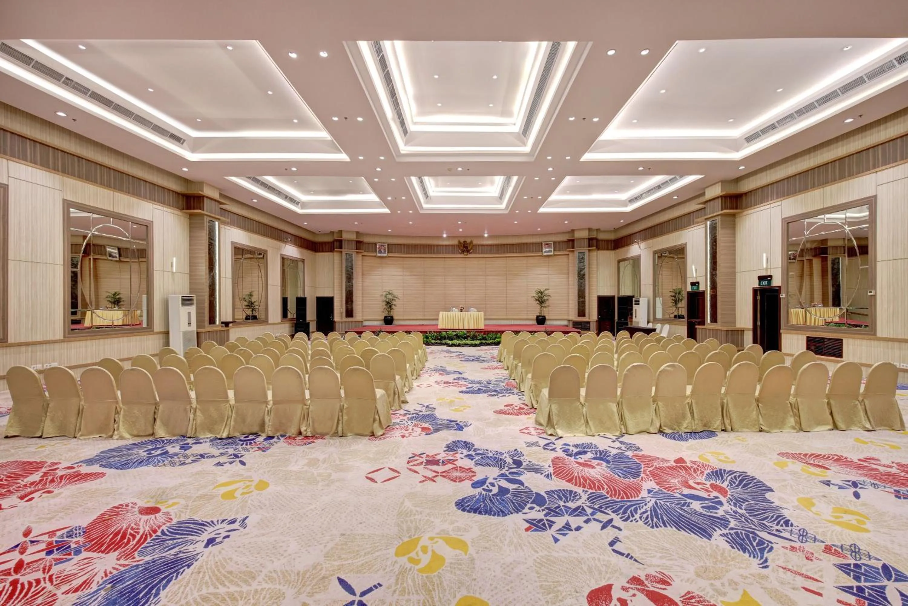 Meeting/conference room in Lumire Hotel & Convention Centre