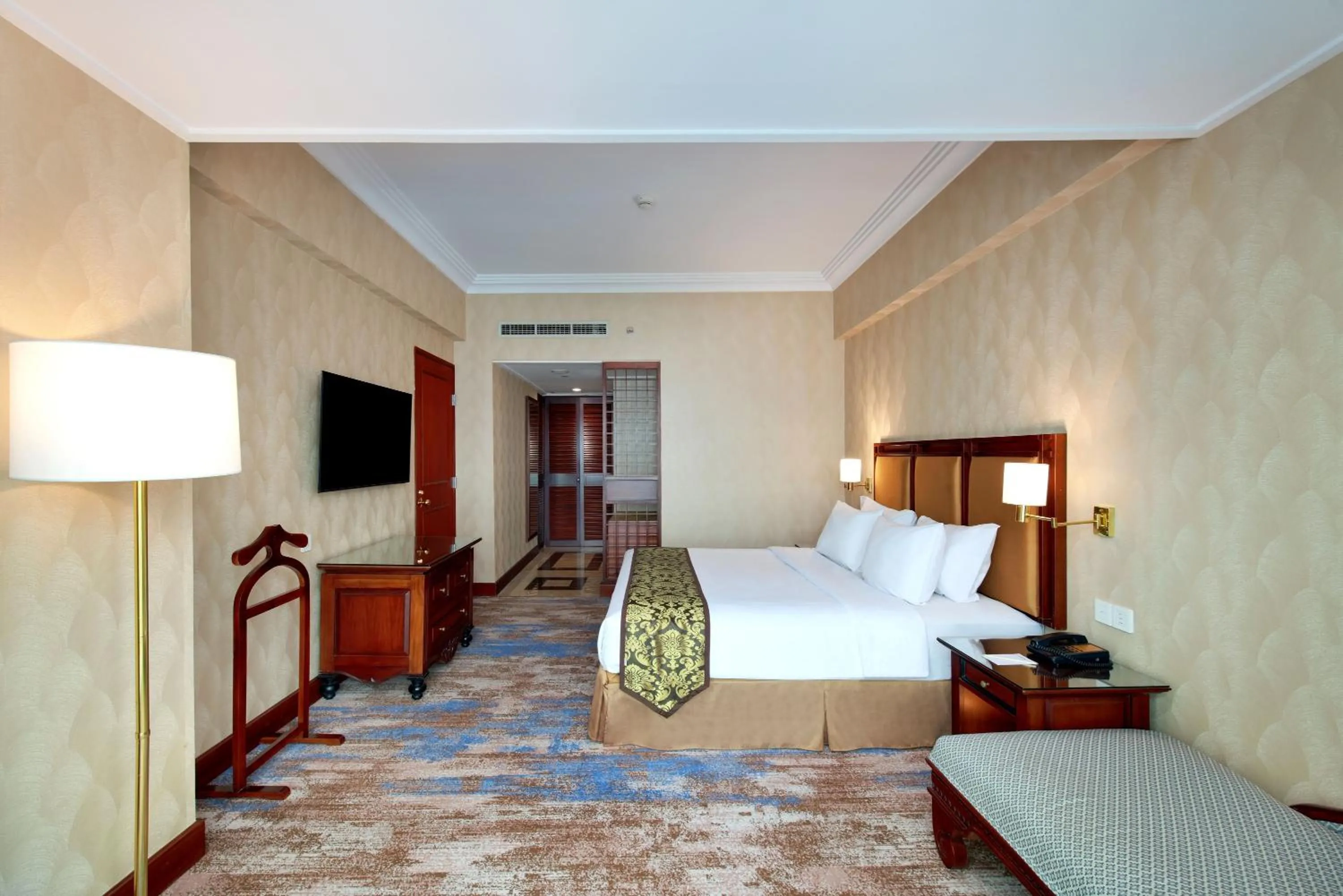 Bedroom, Bed in Lumire Hotel & Convention Centre