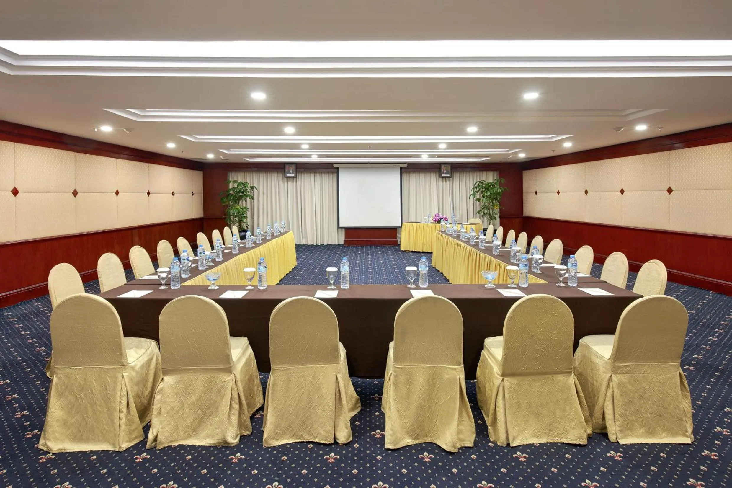 Meeting/conference room in Lumire Hotel & Convention Centre