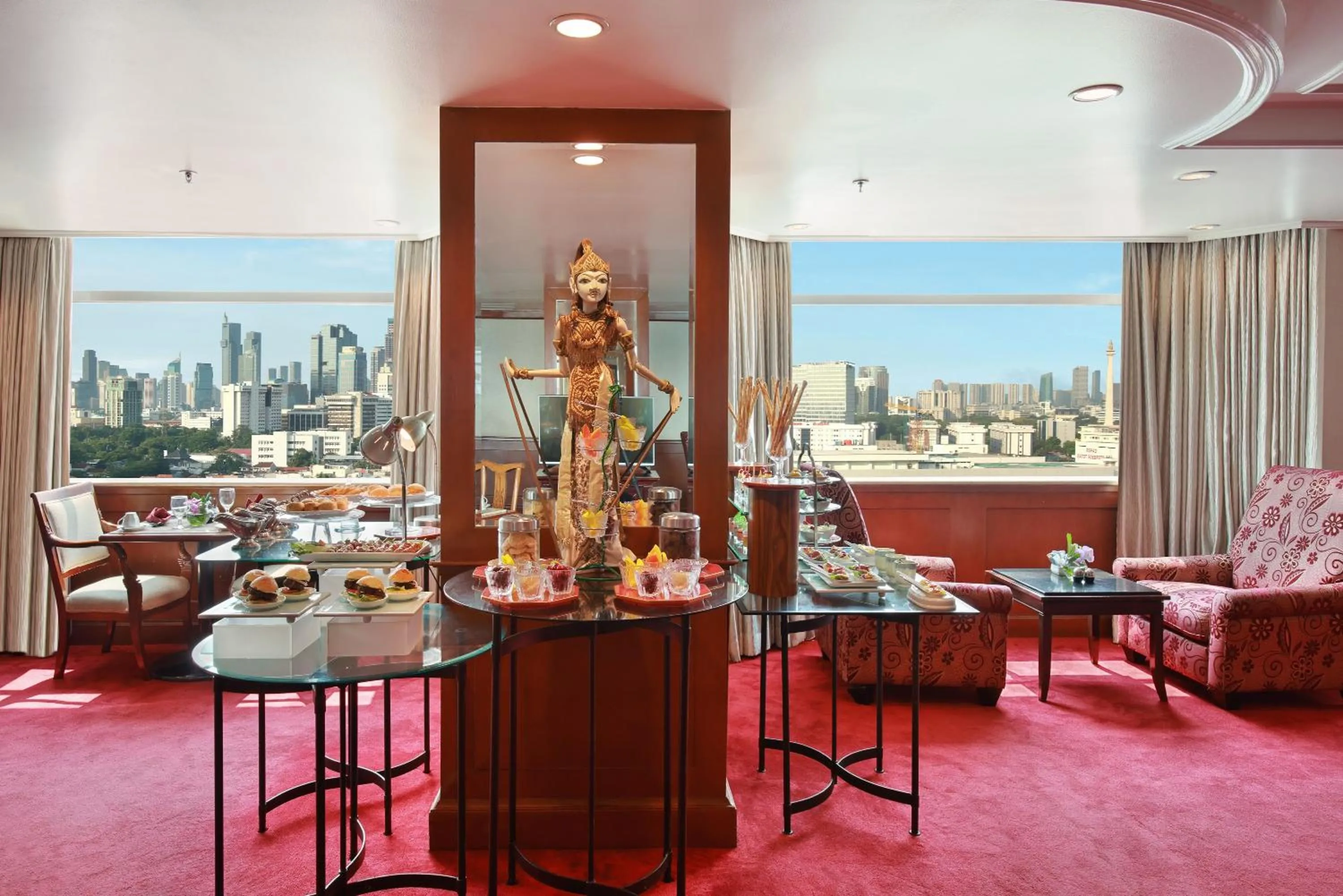 Lounge or bar in Lumire Hotel & Convention Centre