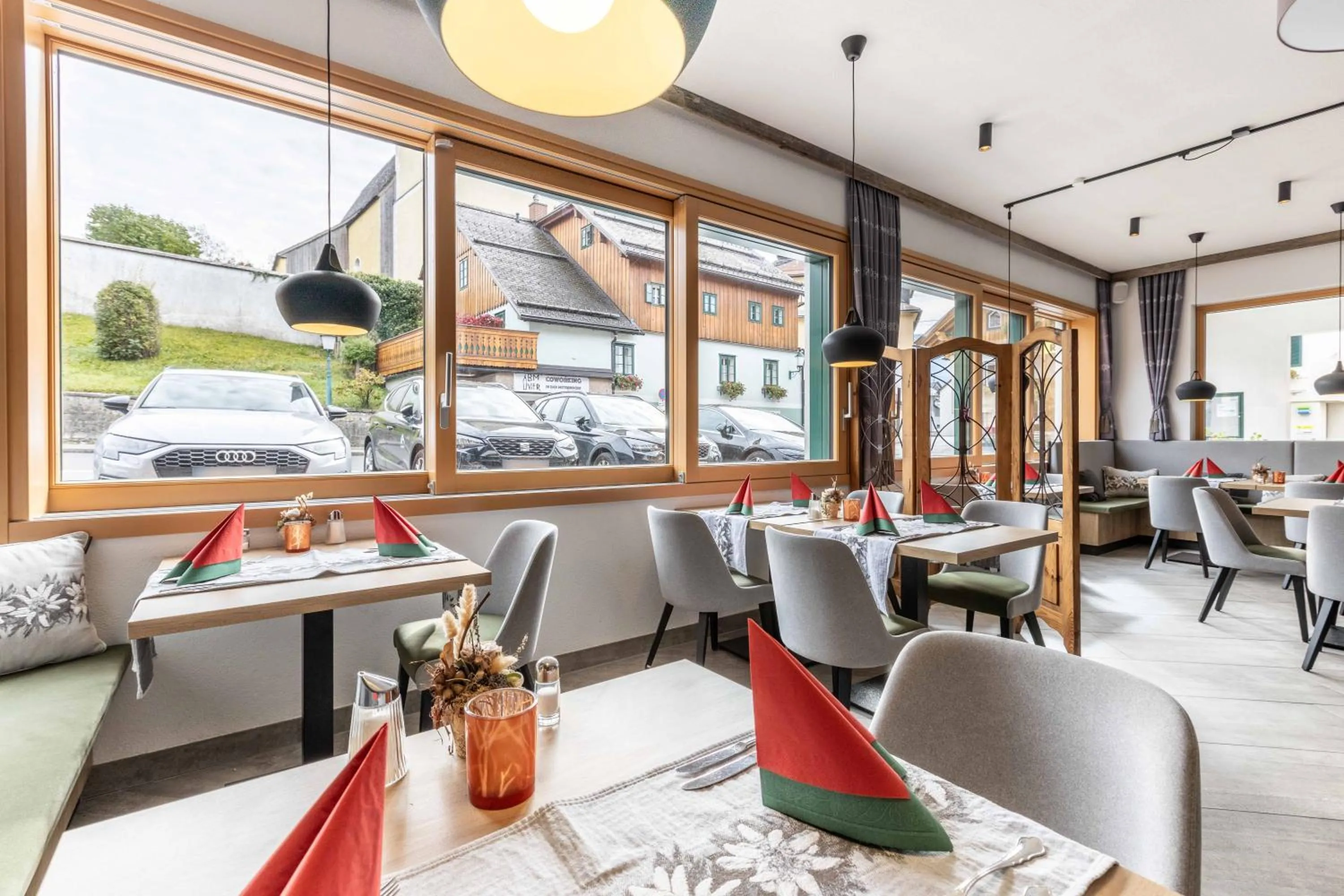 Hotel Post by keyone