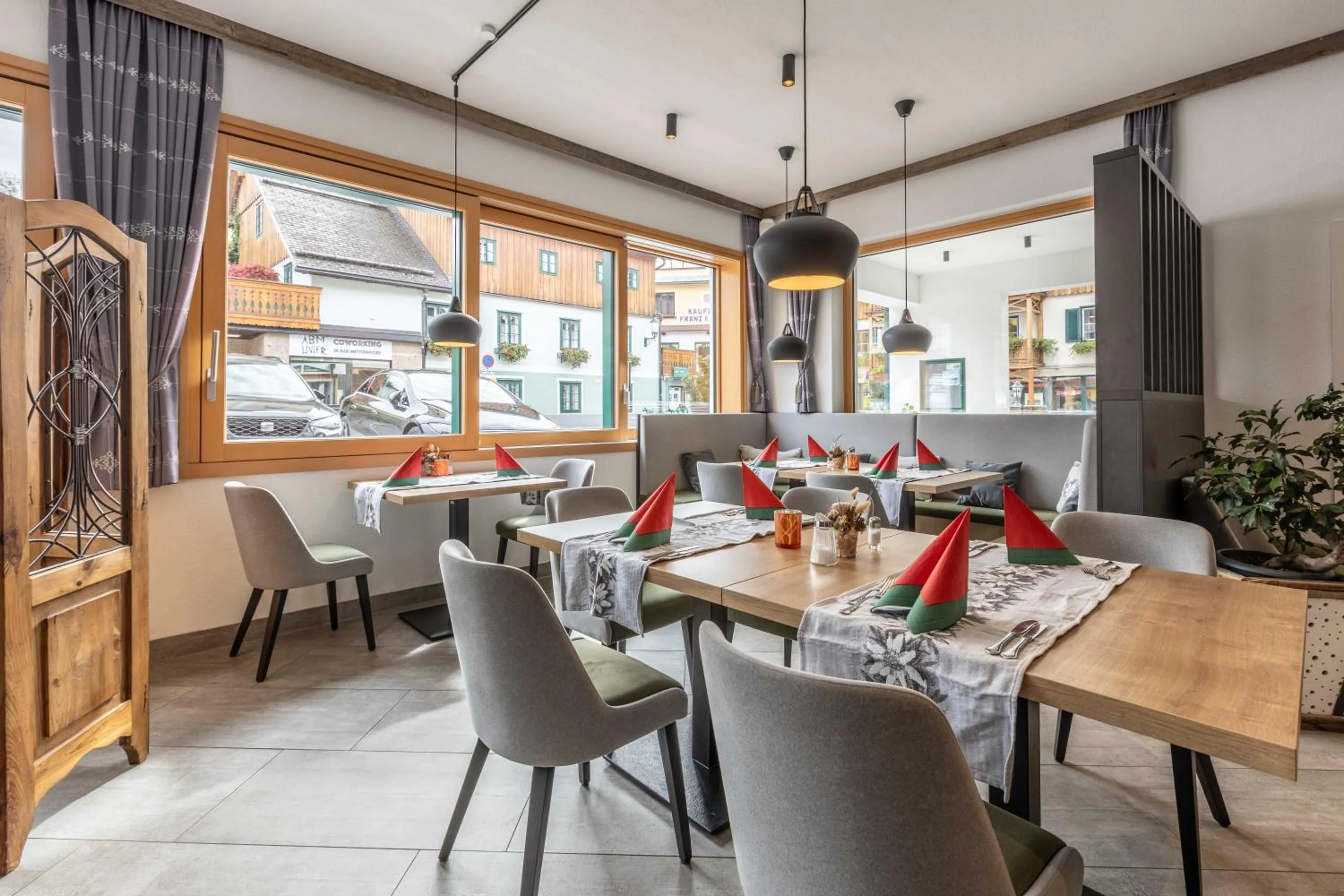 Hotel Post by keyone