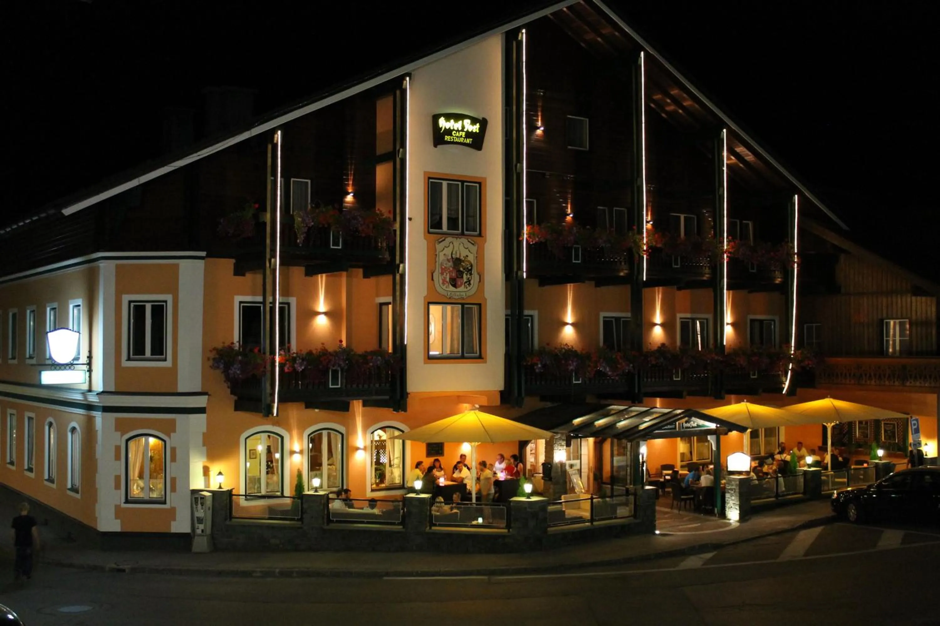 Facade/entrance in Hotel Post by keyone