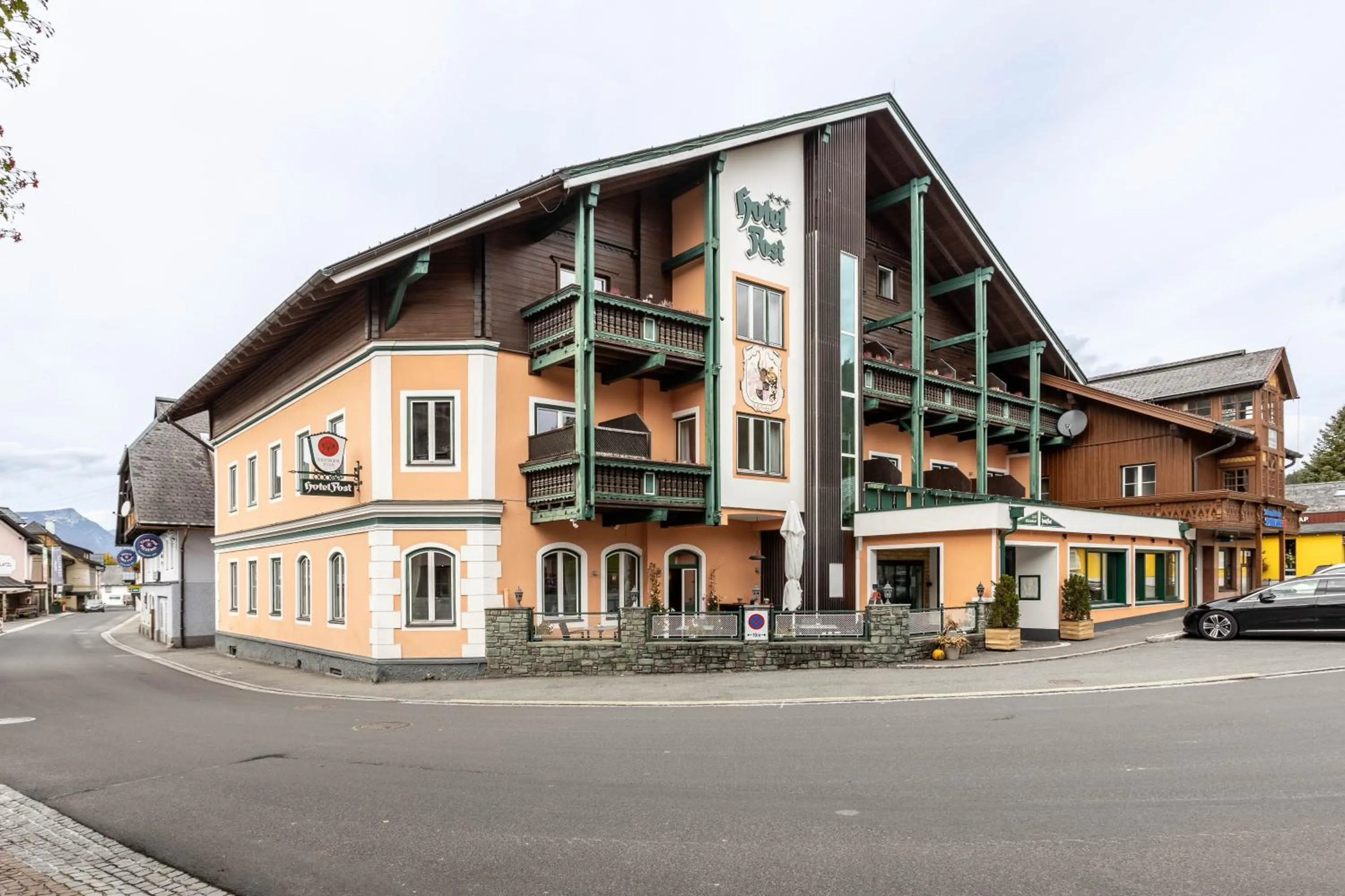 Hotel Post by keyone